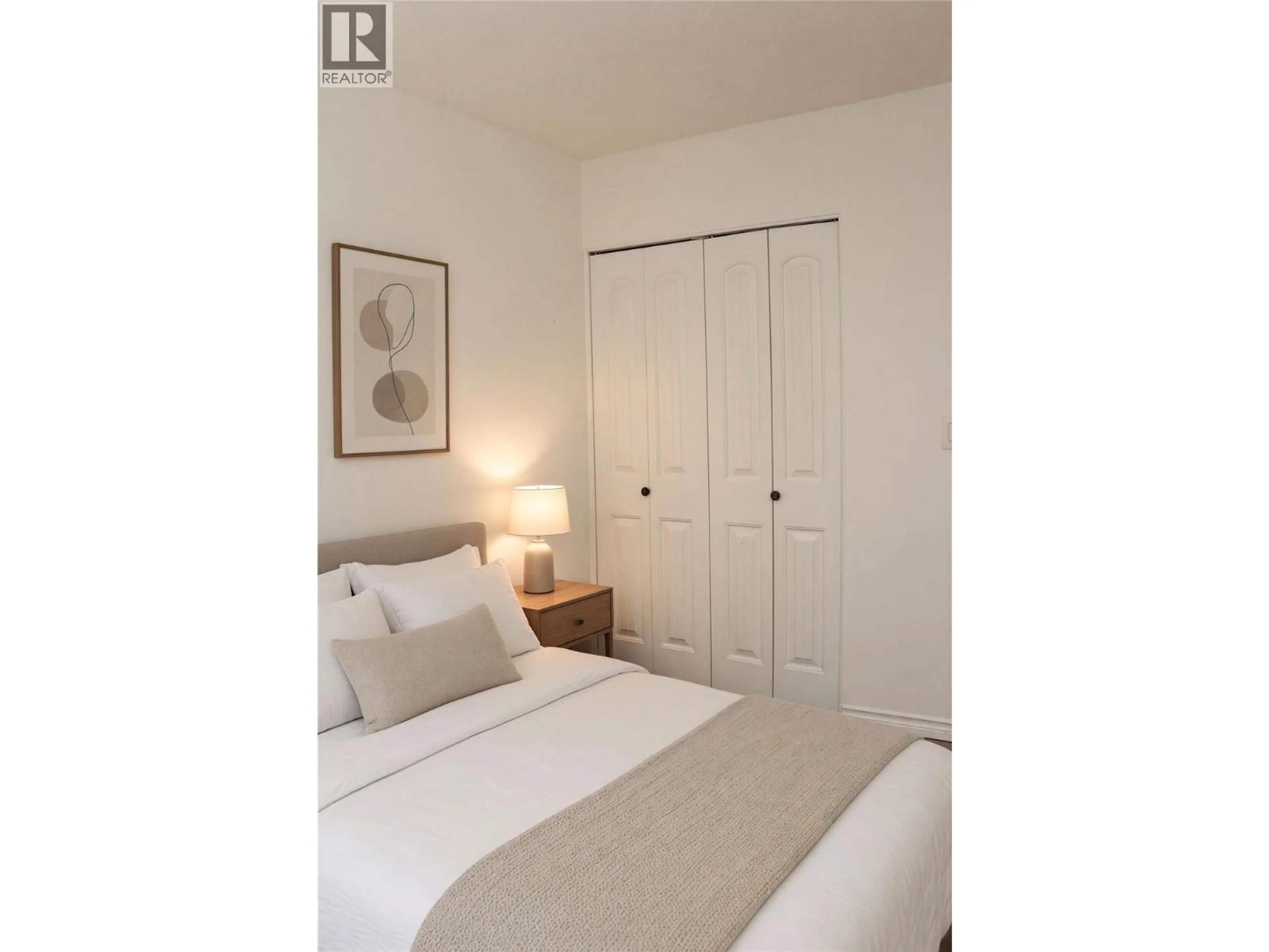 Bedroom with bed, unknown for 1286 MONASHEE COURT, Kamloops British Columbia V2C6B4