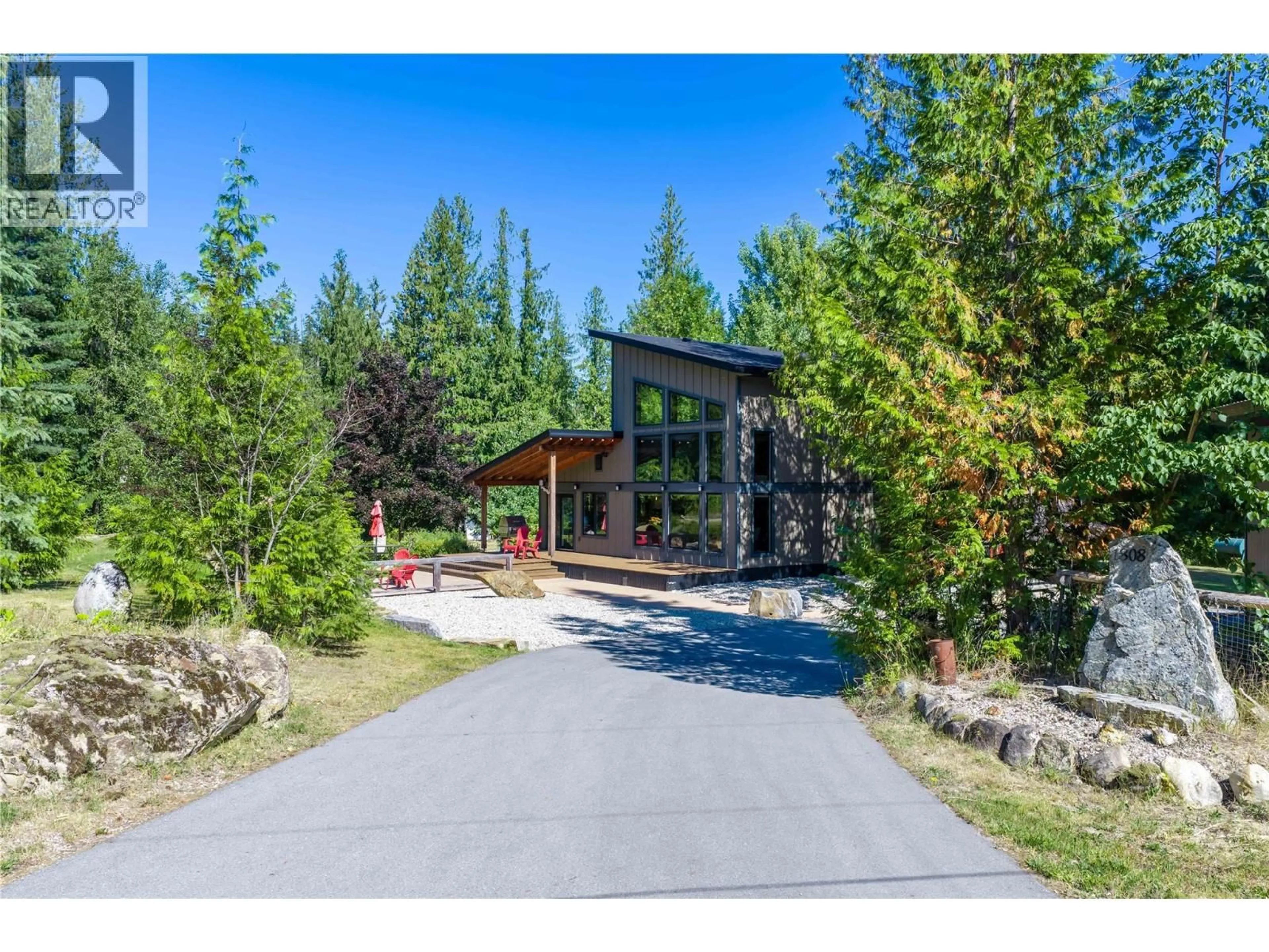 A pic from outside/outdoor area/front of a property/back of a property/a pic from drone, mountain view for 1808 NORTHVIEW DRIVE, Revelstoke British Columbia V0E2S1