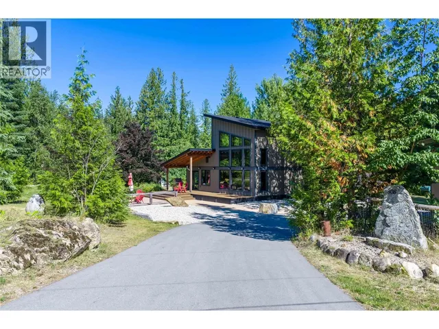 1808 NORTHVIEW DRIVE, Revelstoke 2