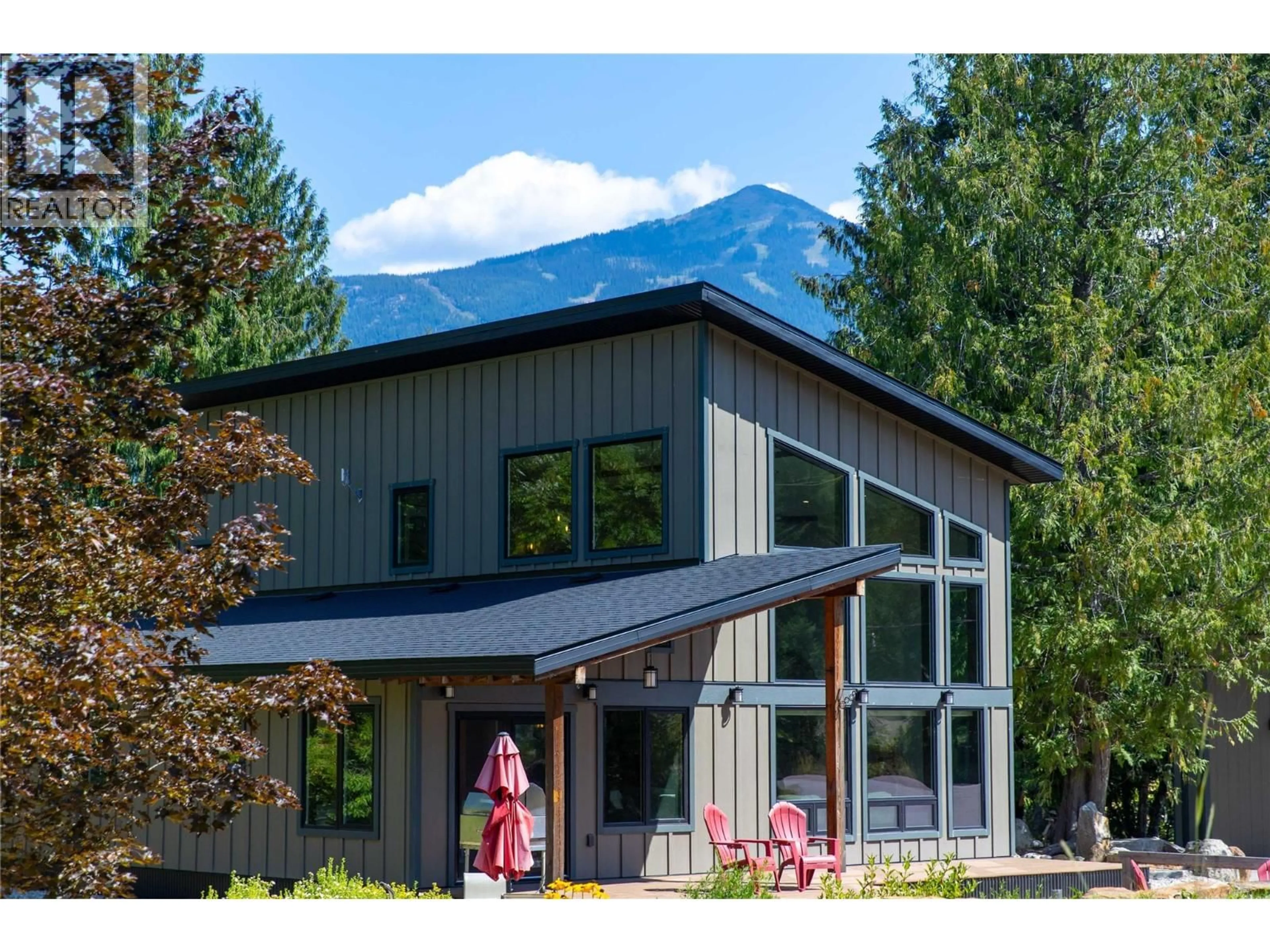 Home with vinyl exterior material, mountain view for 1808 NORTHVIEW DRIVE, Revelstoke British Columbia V0E2S1