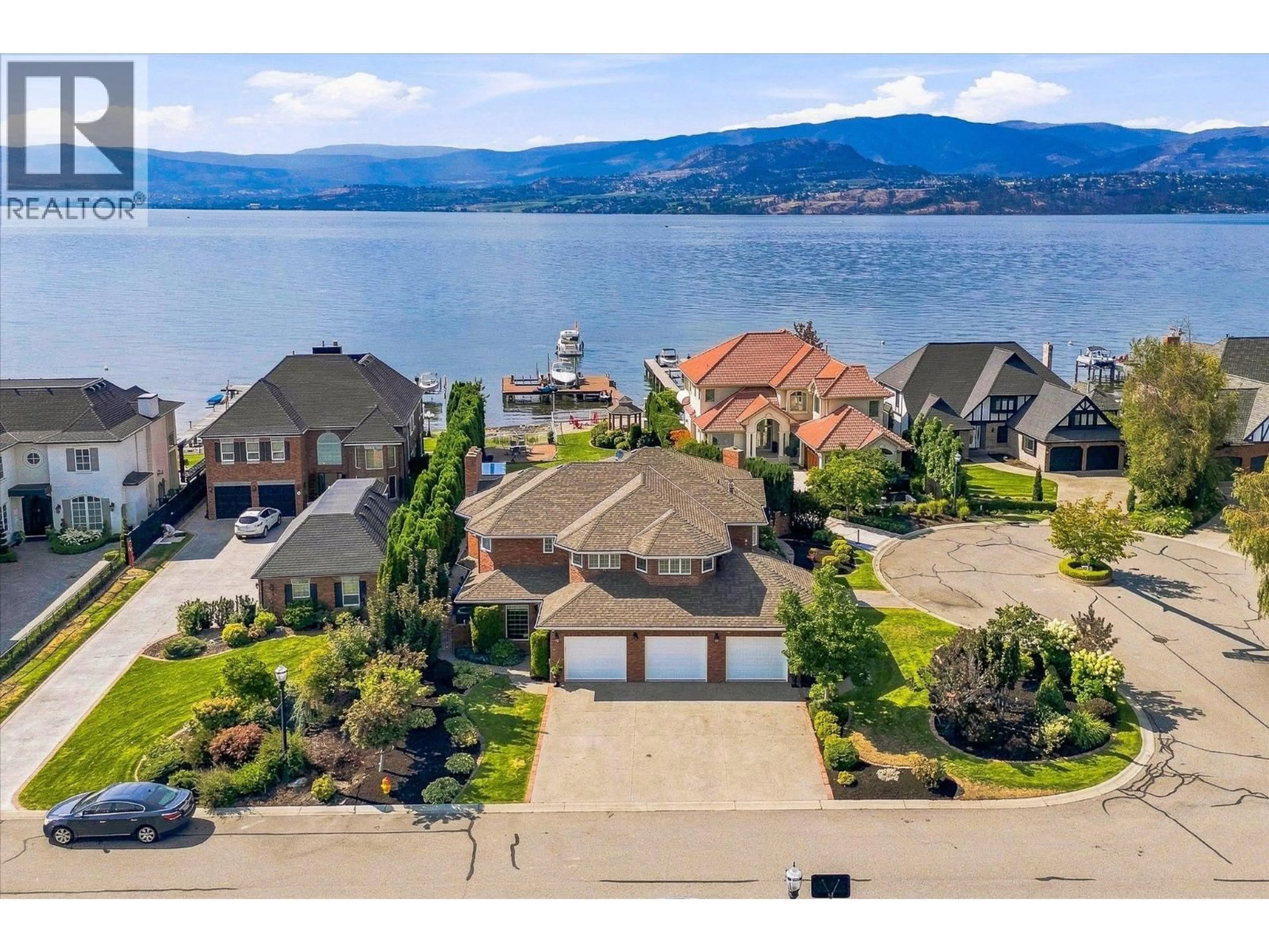 A pic from outside/outdoor area/front of a property/back of a property/a pic from drone, water/lake/river/ocean view for 5 - 4524 ELDORADO COURT, Kelowna British Columbia V1W1G3