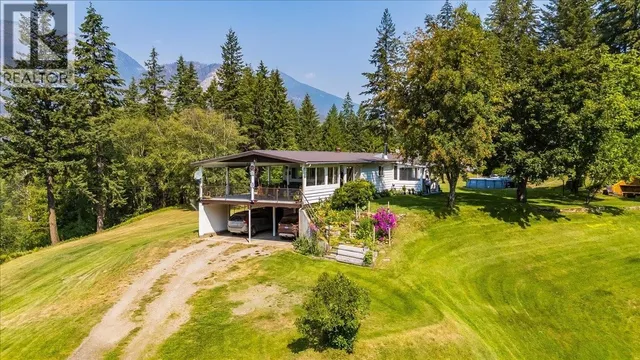 8716 MARTENS ROAD, Slocan 4