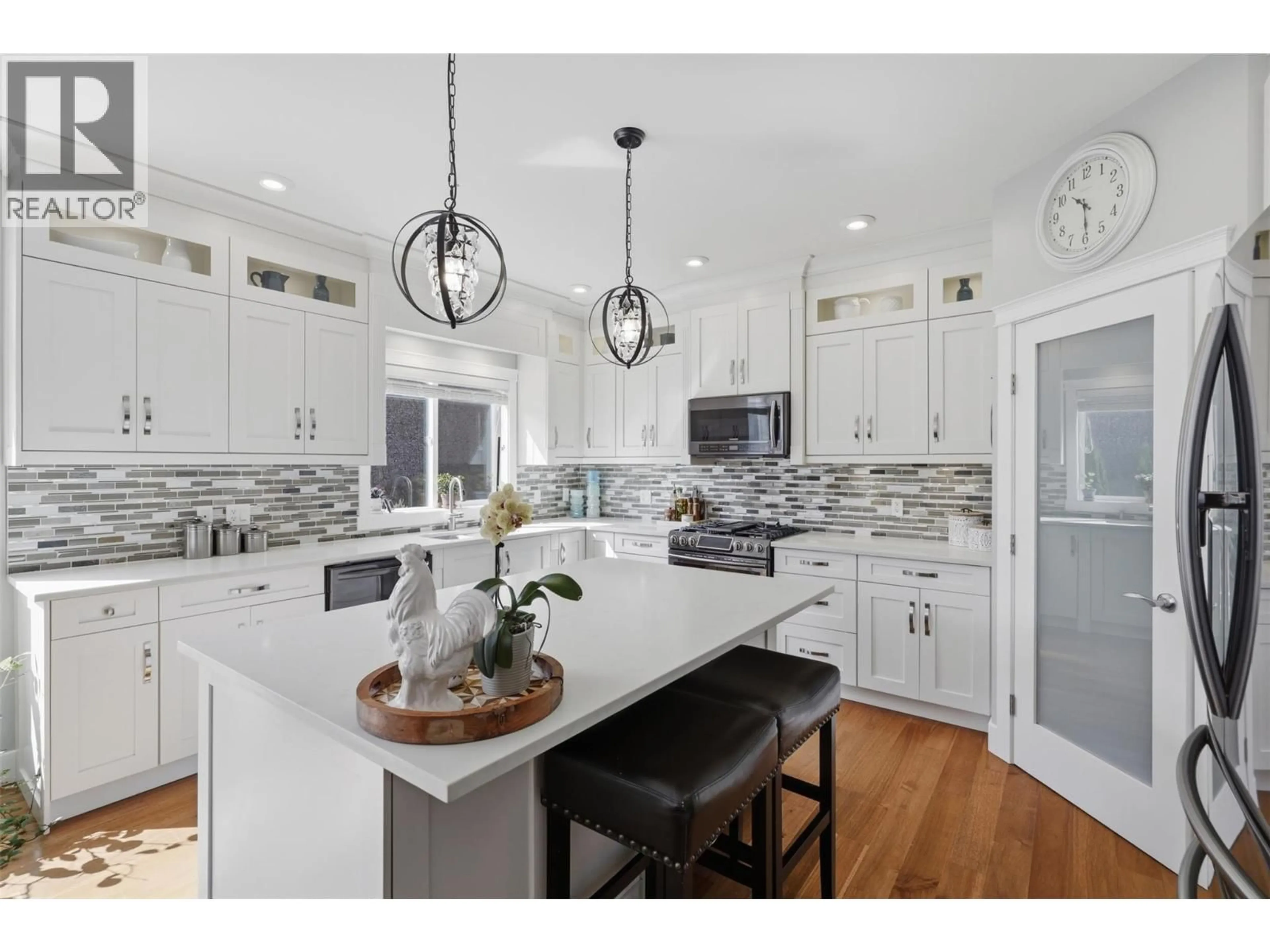 Open concept kitchen, ceramic/tile floor for 1532 EMERALD DRIVE, Kamloops British Columbia V2E0C1