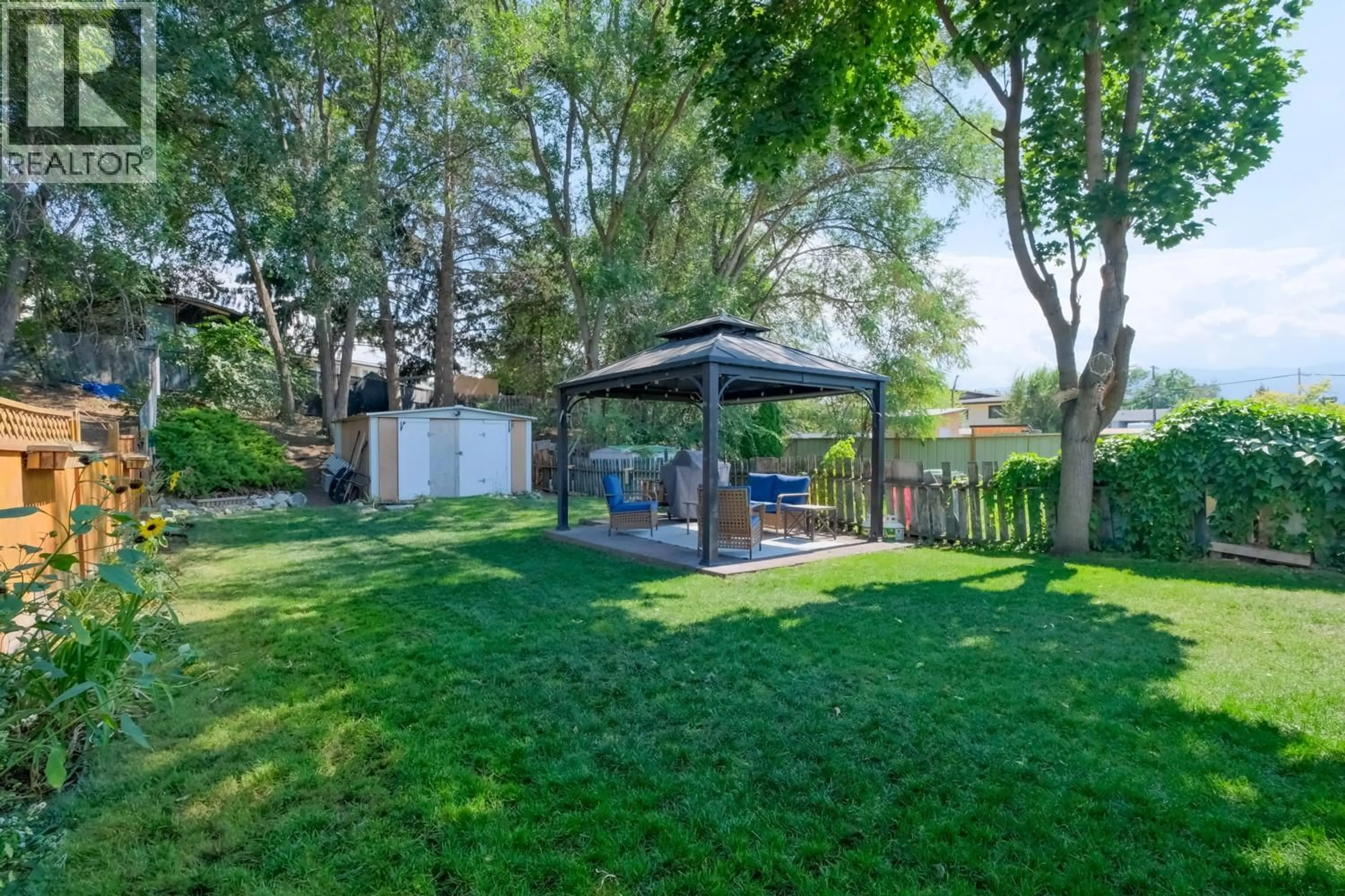 Patio, unknown for 747 HOLLYWOOD ROAD SOUTH, Kelowna British Columbia V1X5N1