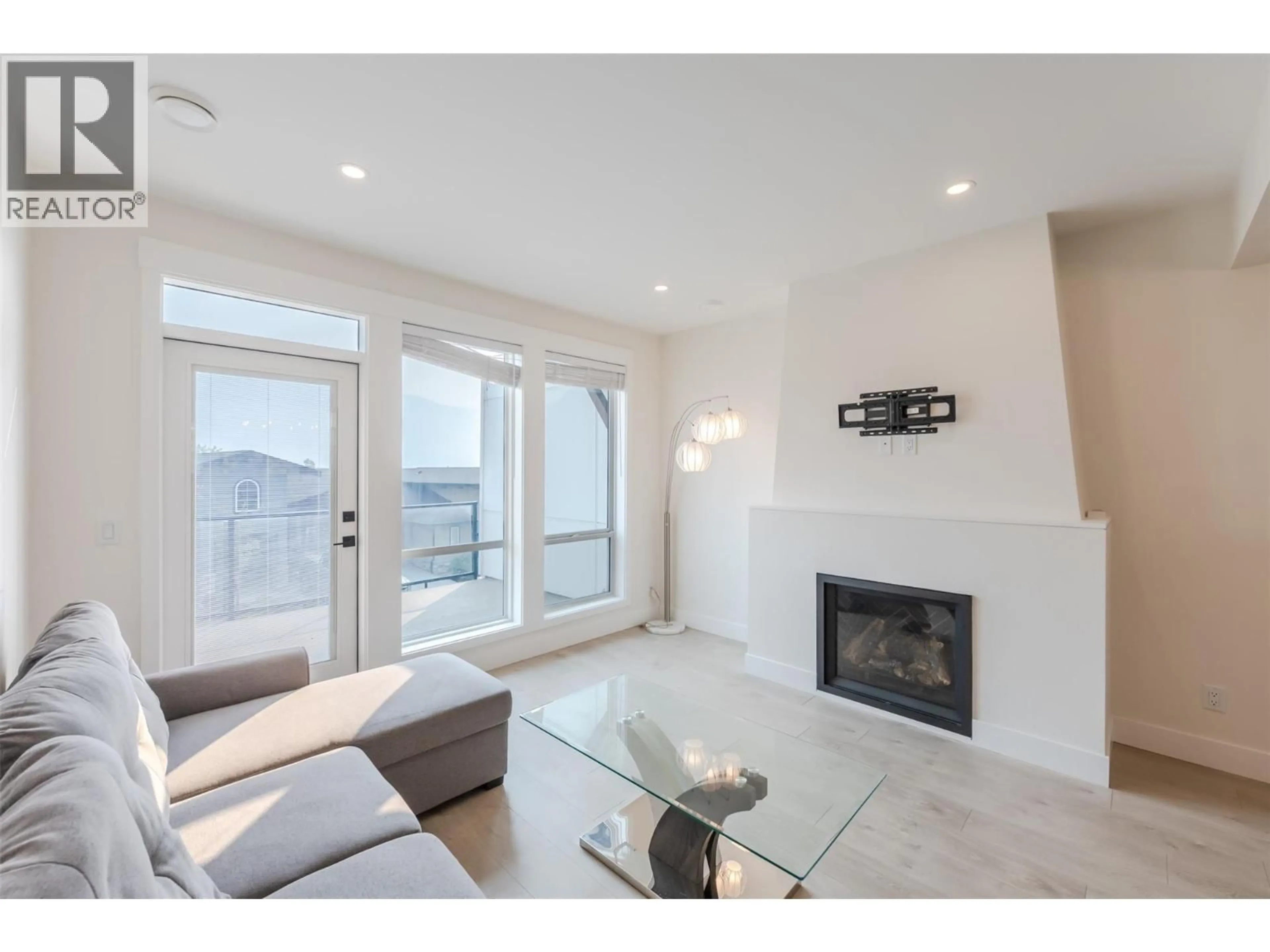 Living room with furniture, unknown for 52 - 8000 VEDETTE DRIVE, Osoyoos British Columbia V0H1V2