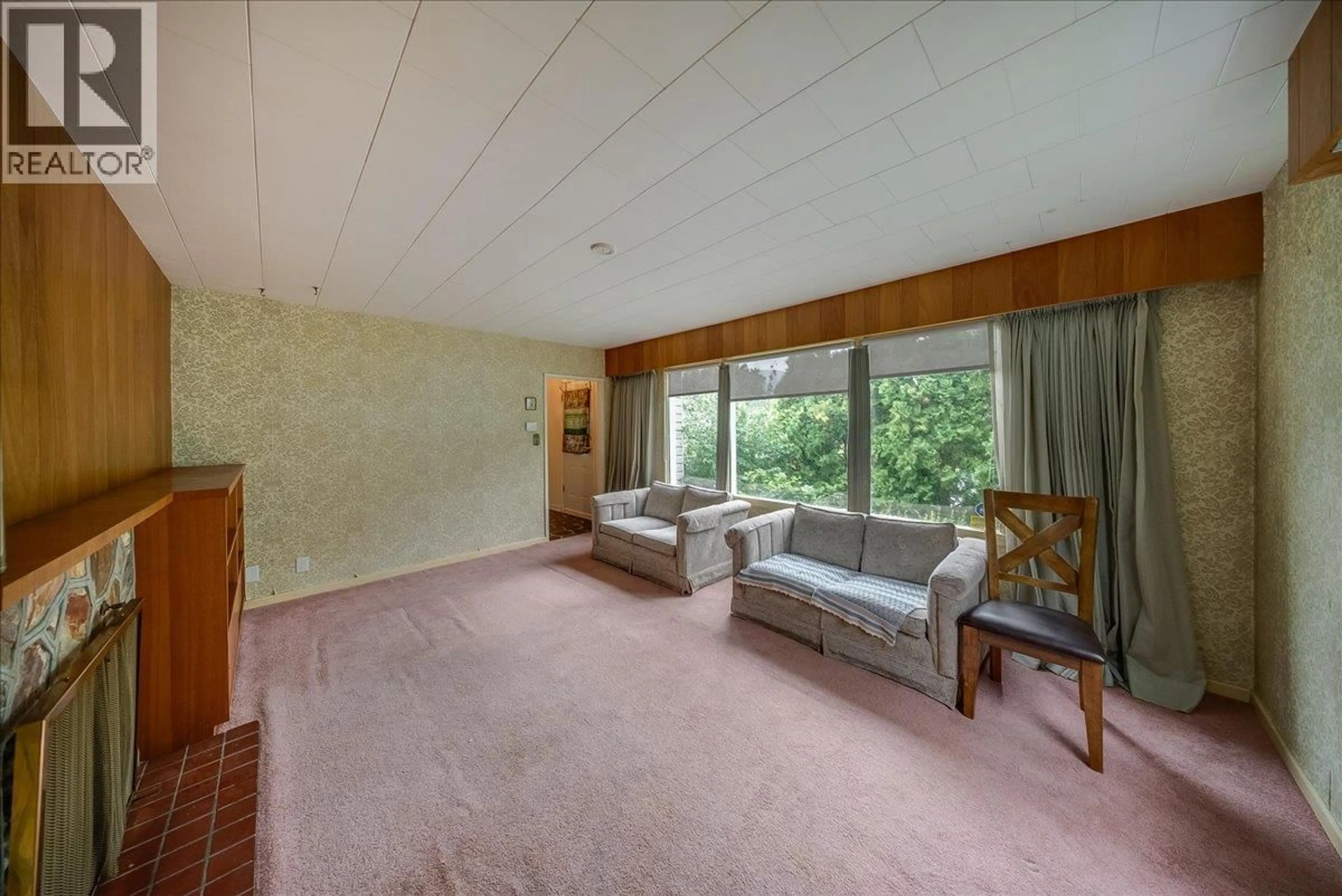 A pic of a room for 306 SYLVIA CRESCENT, Trail British Columbia V1R1A5