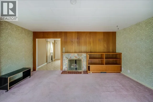 306 SYLVIA CRESCENT, Trail 5