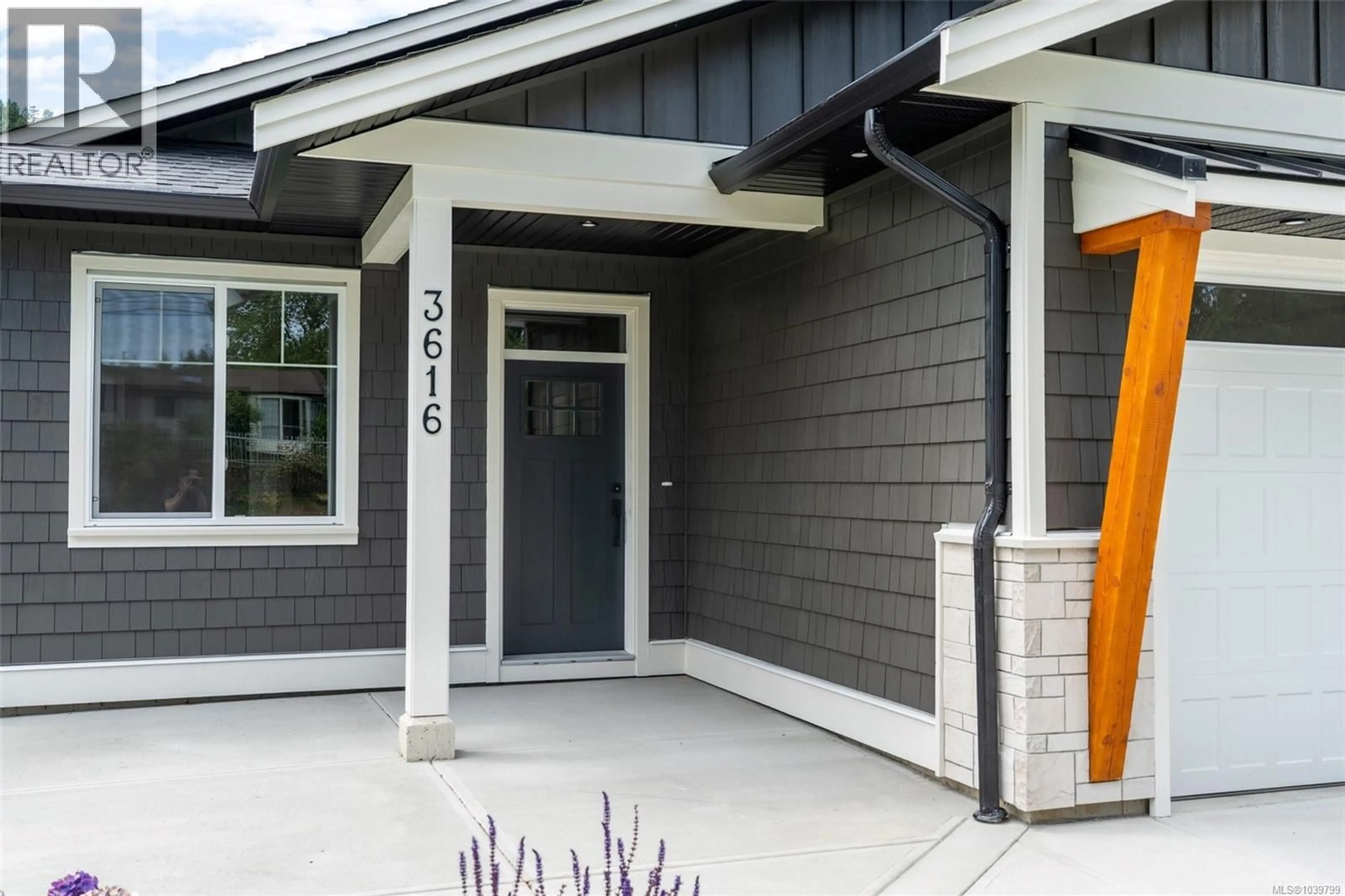 Home with vinyl exterior material, street for 3616 PRINCESS AVENUE, Cobble Hill British Columbia V8H0A4