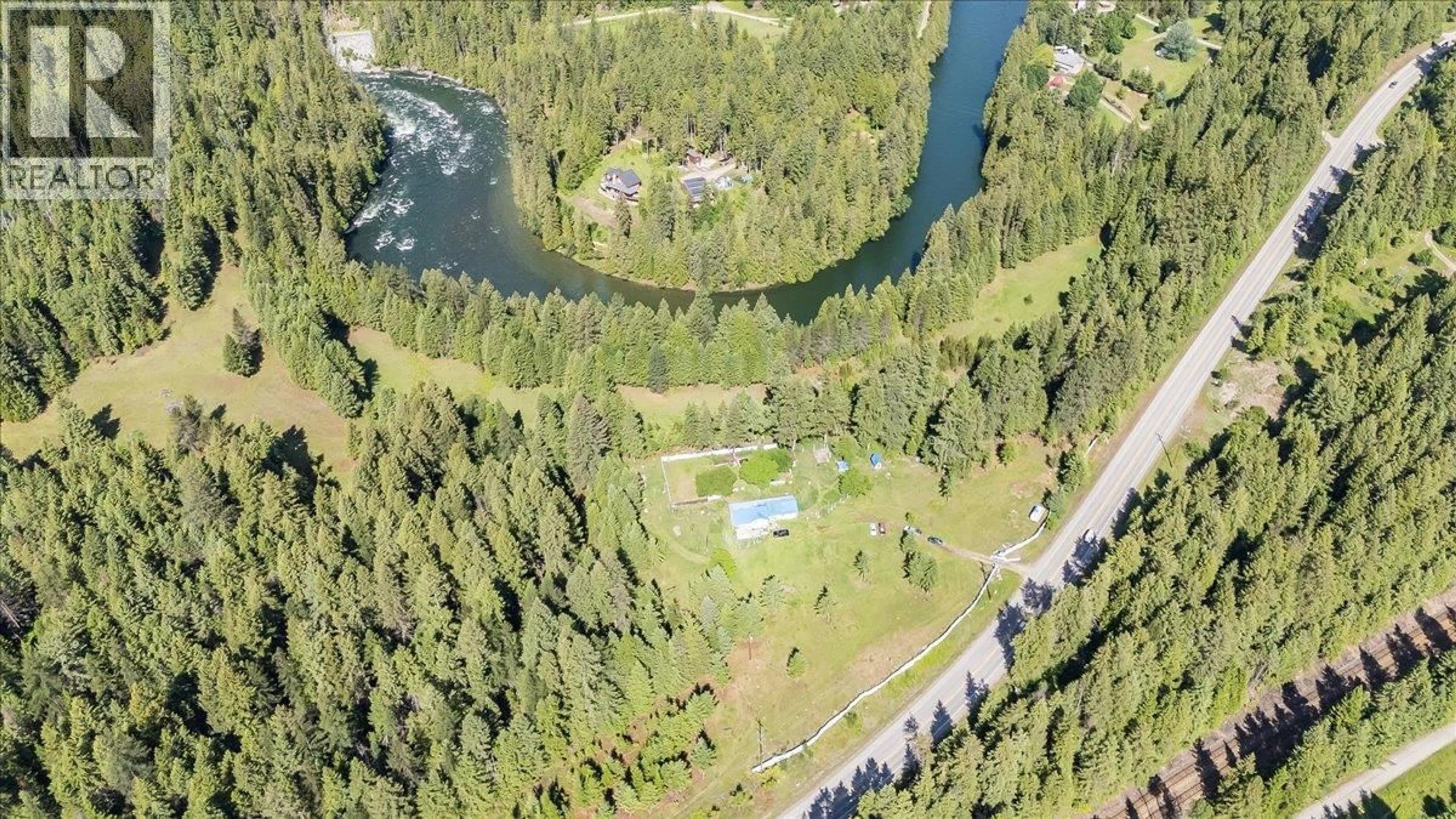 A pic from outside/outdoor area/front of a property/back of a property/a pic from drone, unknown for 2621 3A HIGHWAY, Castlegar British Columbia V1N4P5