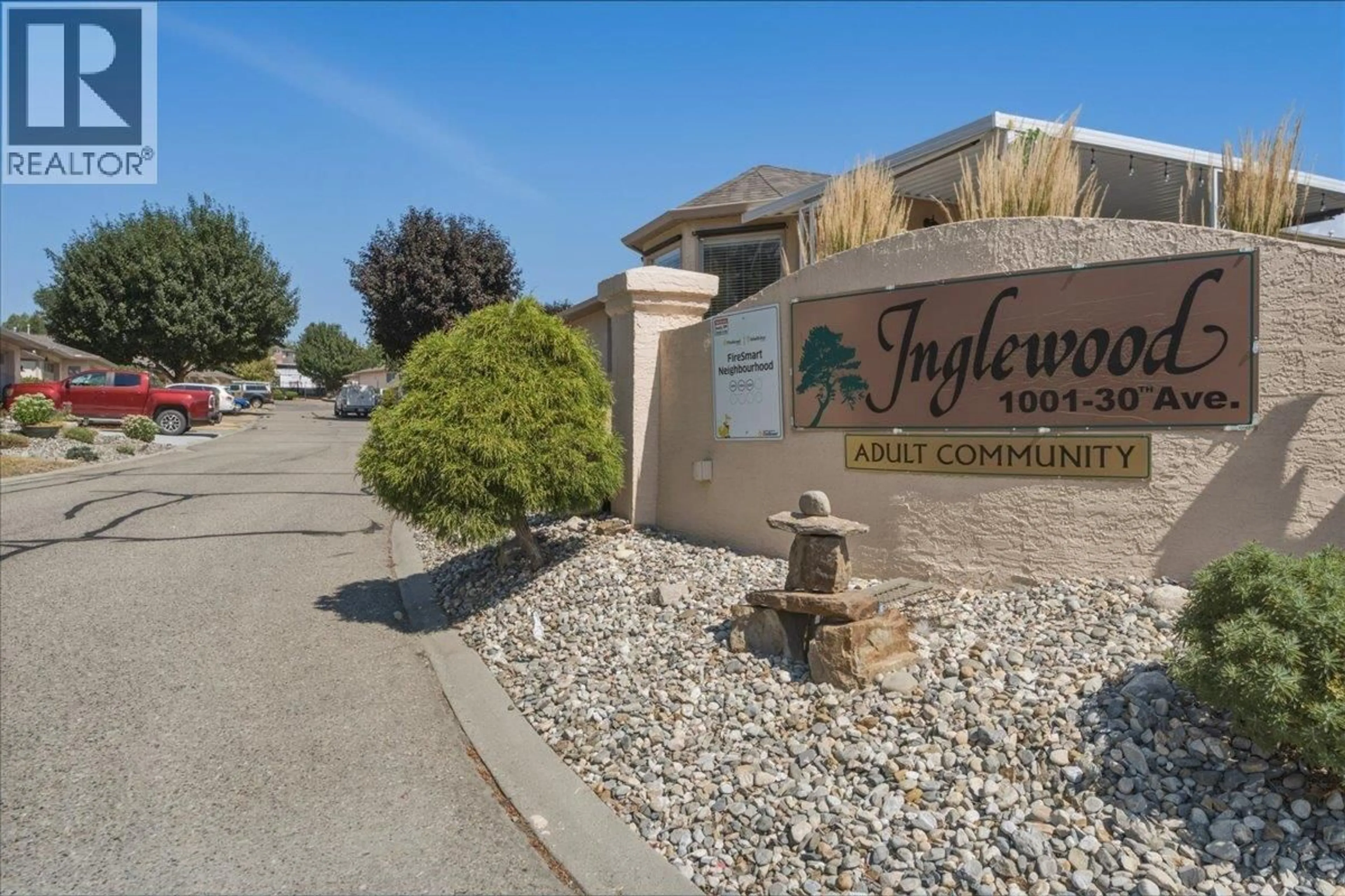 Indoor foyer for 69 - 1001 30 AVENUE, Vernon British Columbia V1T9H8