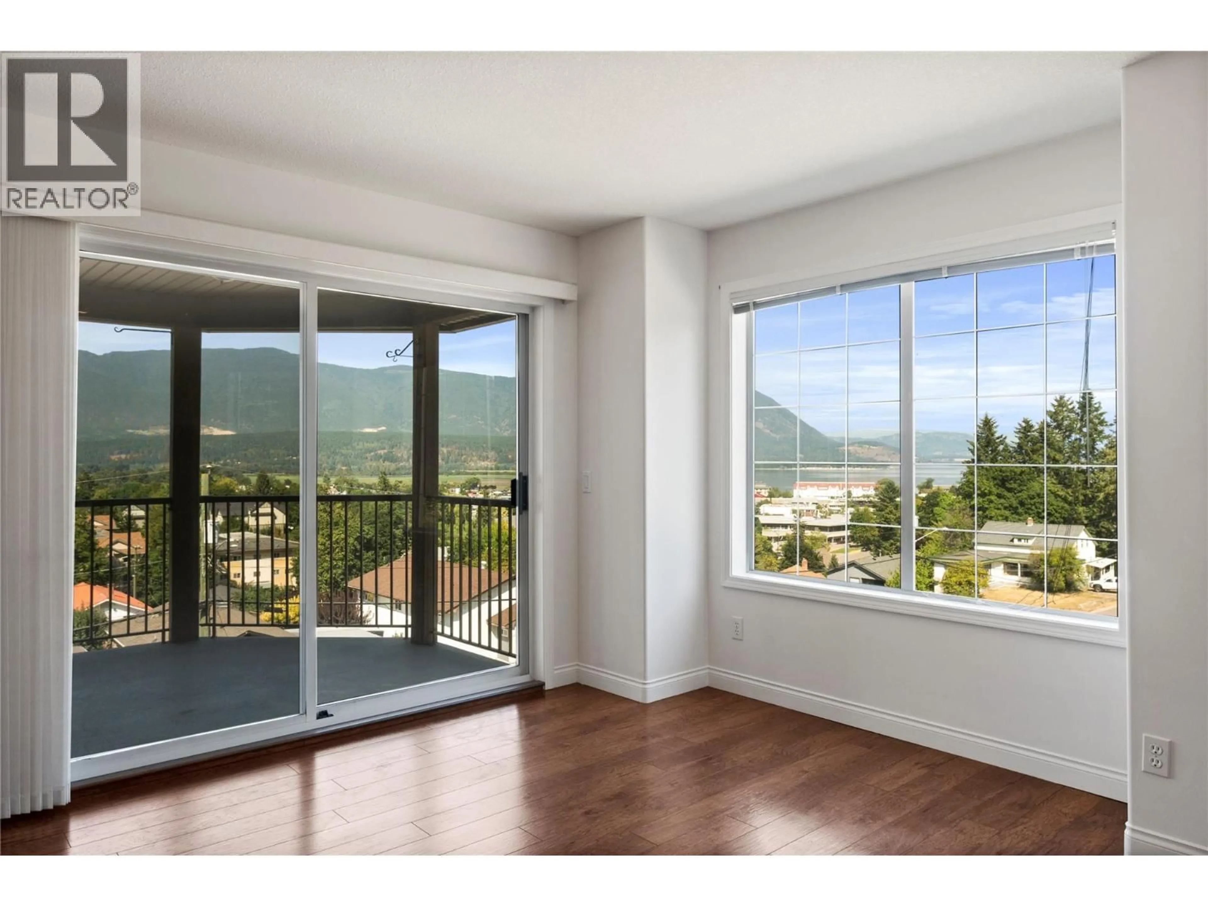 Unknown for 303 - 330 7 STREET SOUTHEAST, Salmon Arm British Columbia V1E1S7