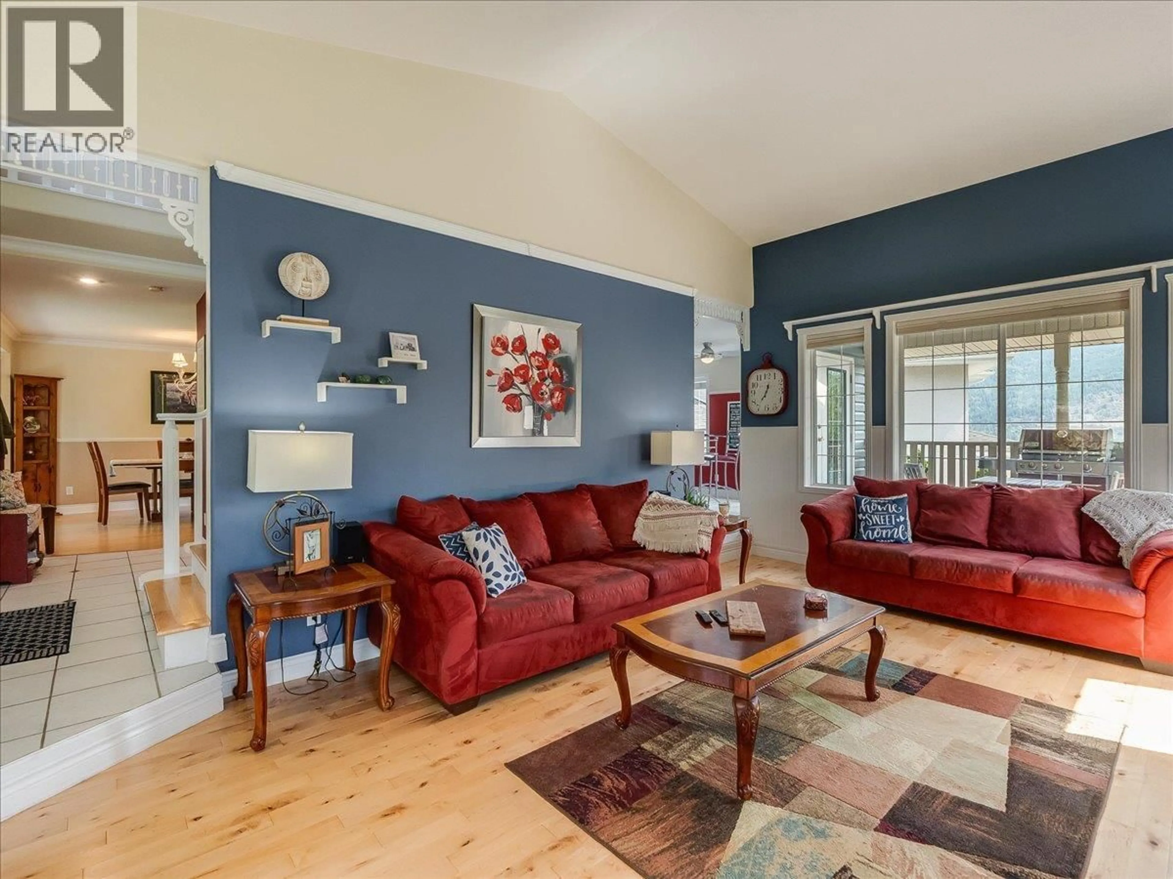 Living room with furniture, unknown for 3617 14TH AVENUE, Castlegar British Columbia V1N4J2