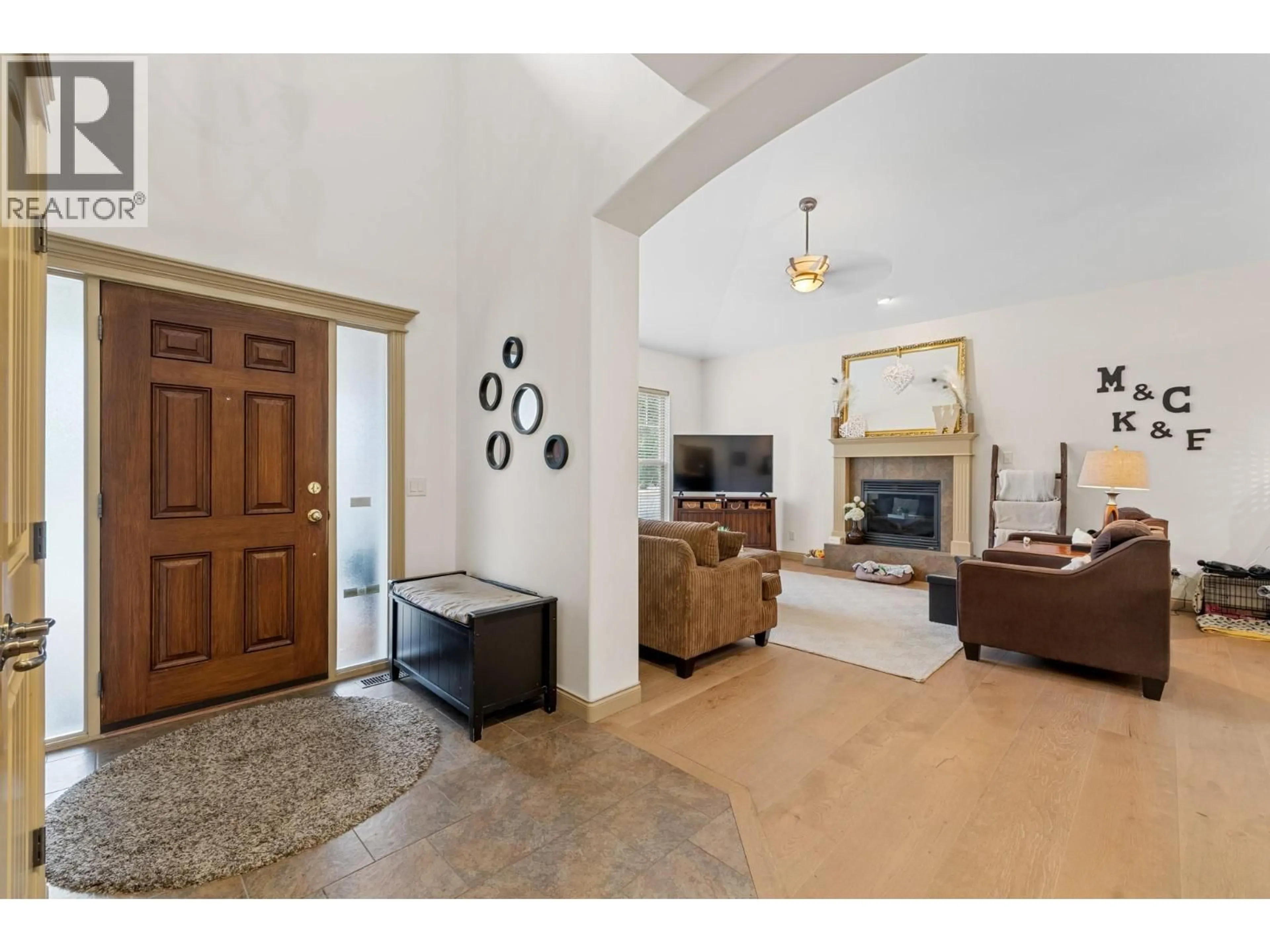 Indoor entryway for 5438 FARRON STREET, Kelowna British Columbia V1W5A6
