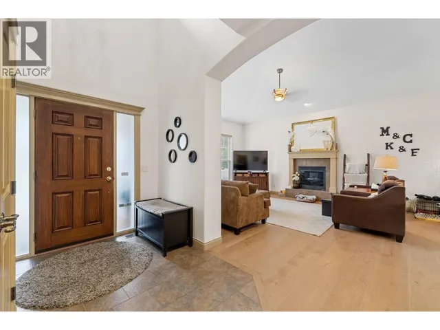 5438 FARRON STREET, Kelowna 3