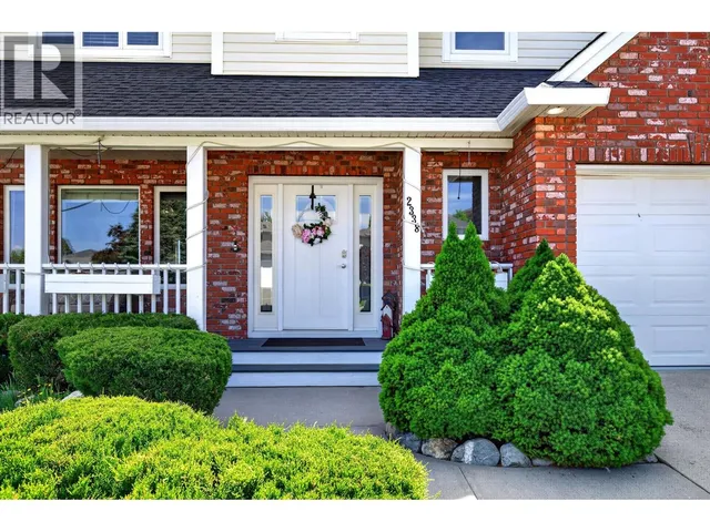 2338 DUNROBIN PLACE, Kamloops 2