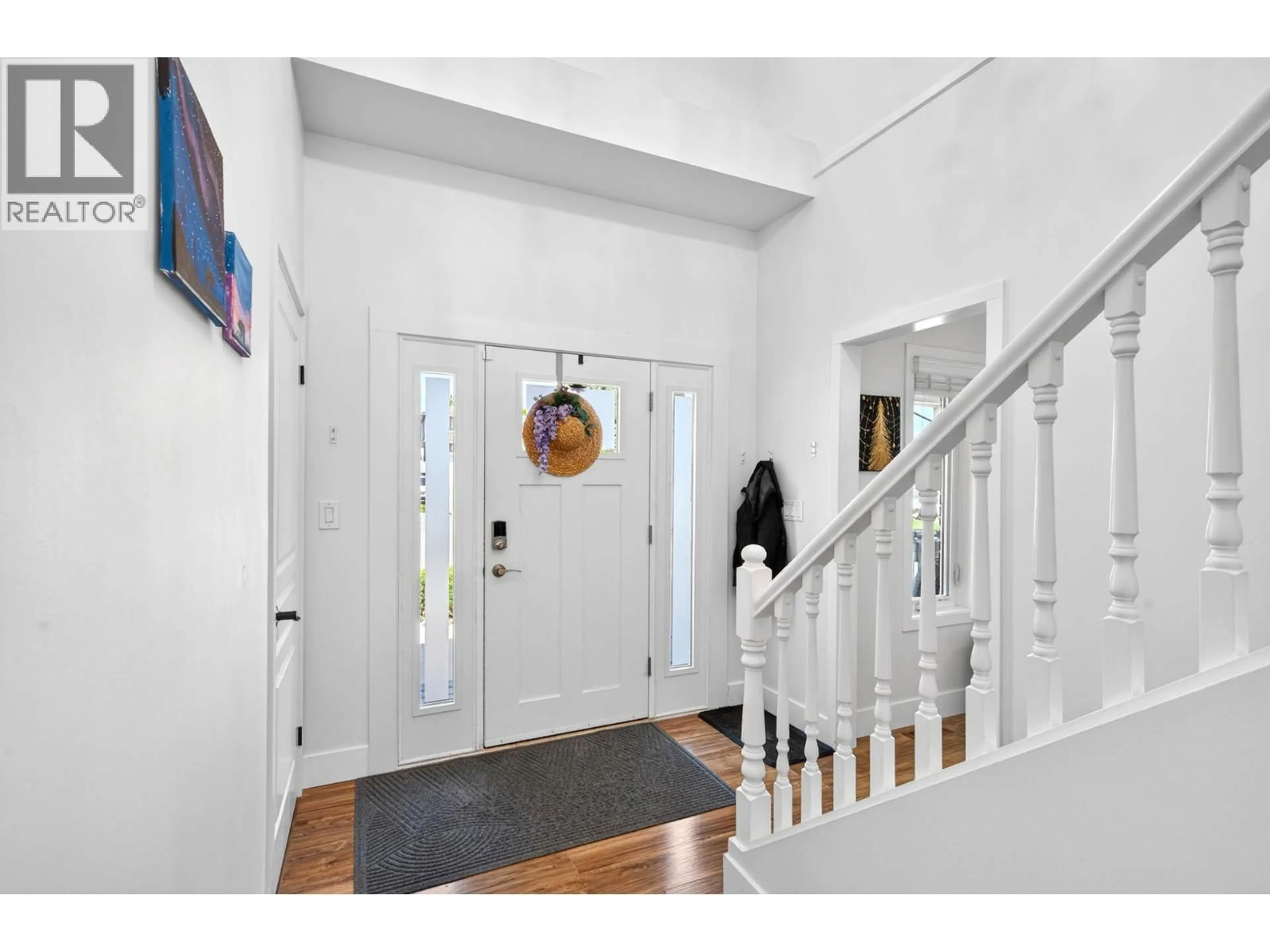 Indoor entryway for 2338 DUNROBIN PLACE, Kamloops British Columbia V1S1W1