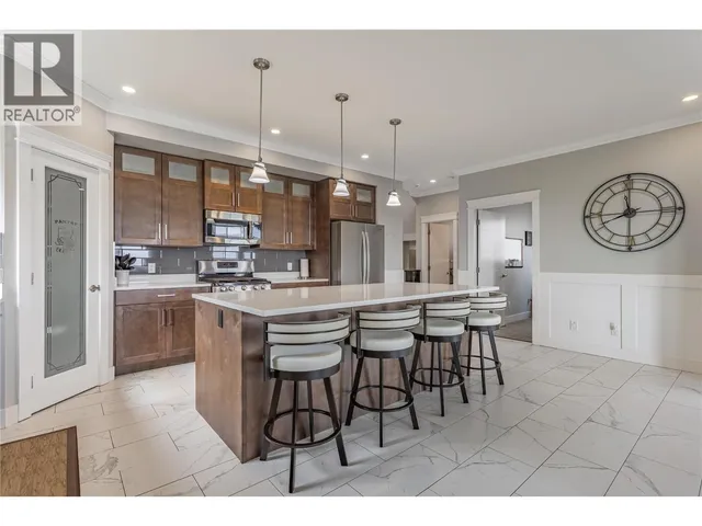 1774 CROSBY ROAD, Kelowna 4
