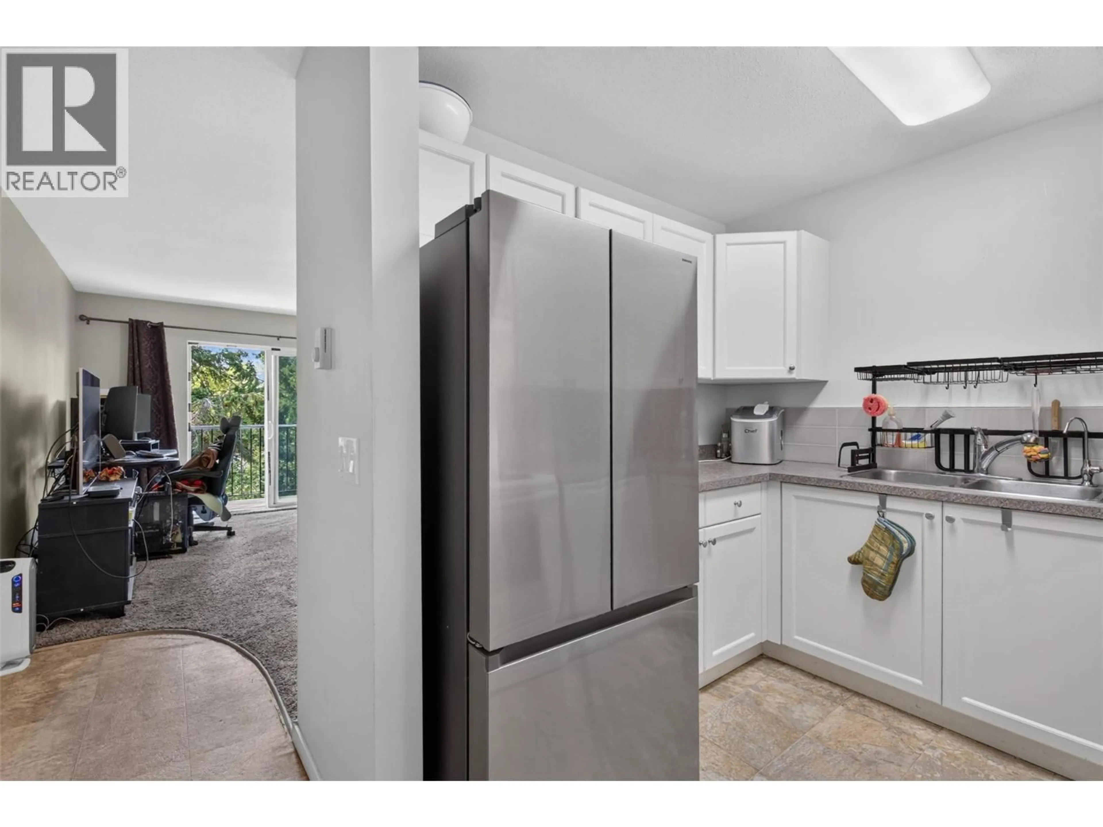 Standard kitchen, ceramic/tile floor for 36 - 3413 OKANAGAN AVENUE, Vernon British Columbia V1T1K5