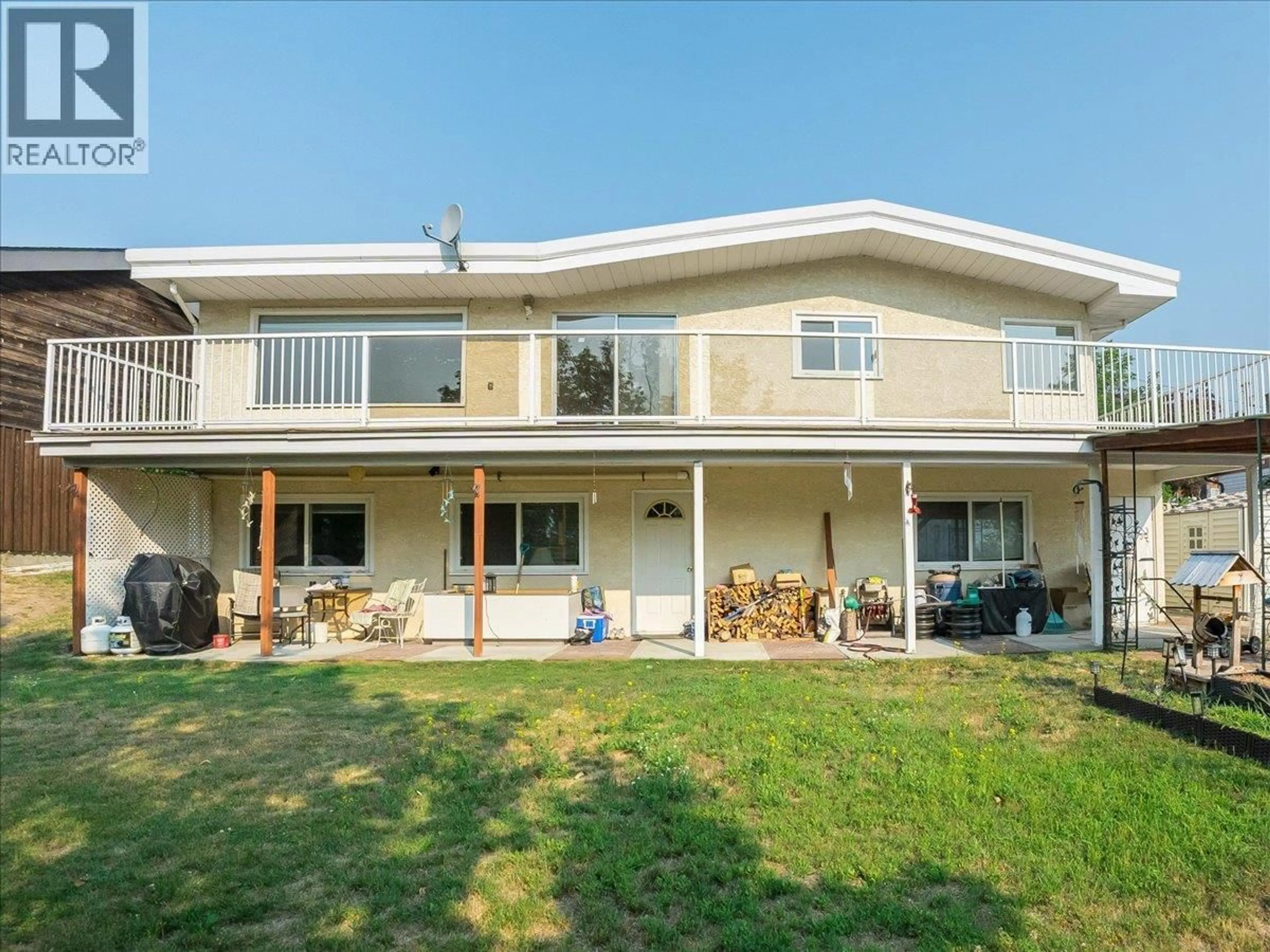 Home with vinyl exterior material, unknown for 3613 9TH AVENUE, Castlegar British Columbia V1N2Z6