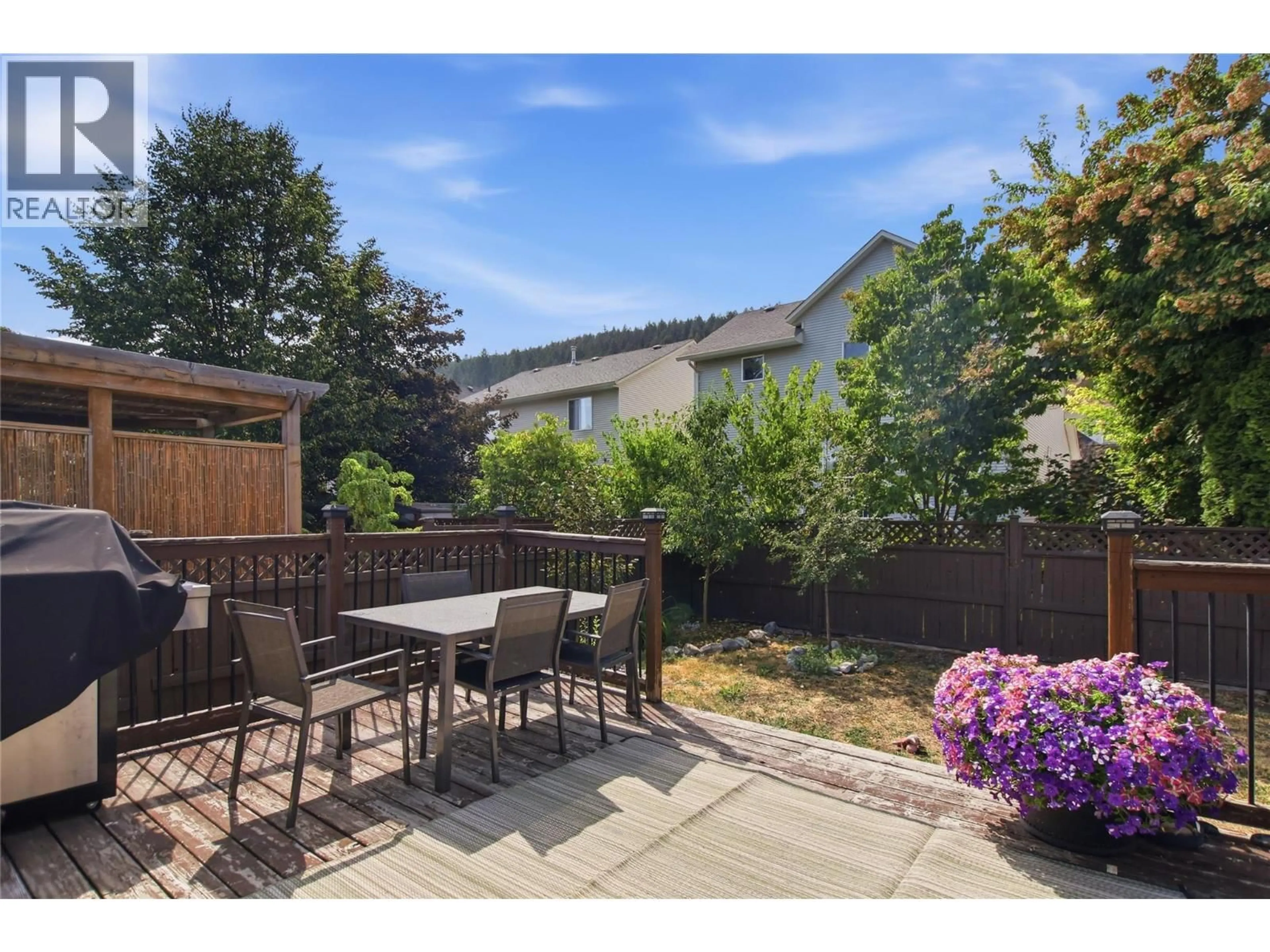 Patio, street for 1907 SNOWBERRY CRESCENT, Kamloops British Columbia V1S1Z8