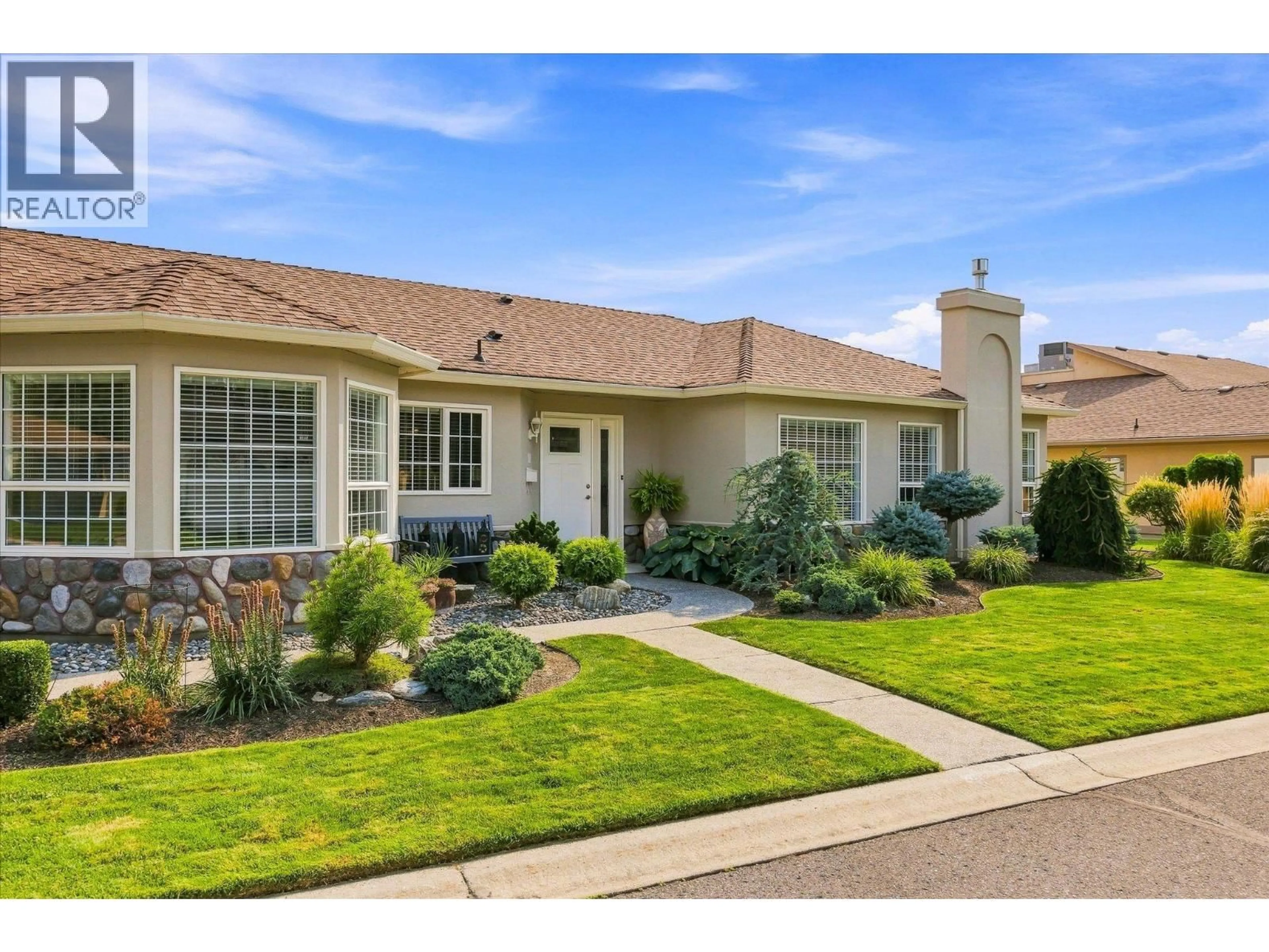 Home with vinyl exterior material, street for 92 - 1201 CAMERON AVENUE, Kelowna British Columbia V1W3R9