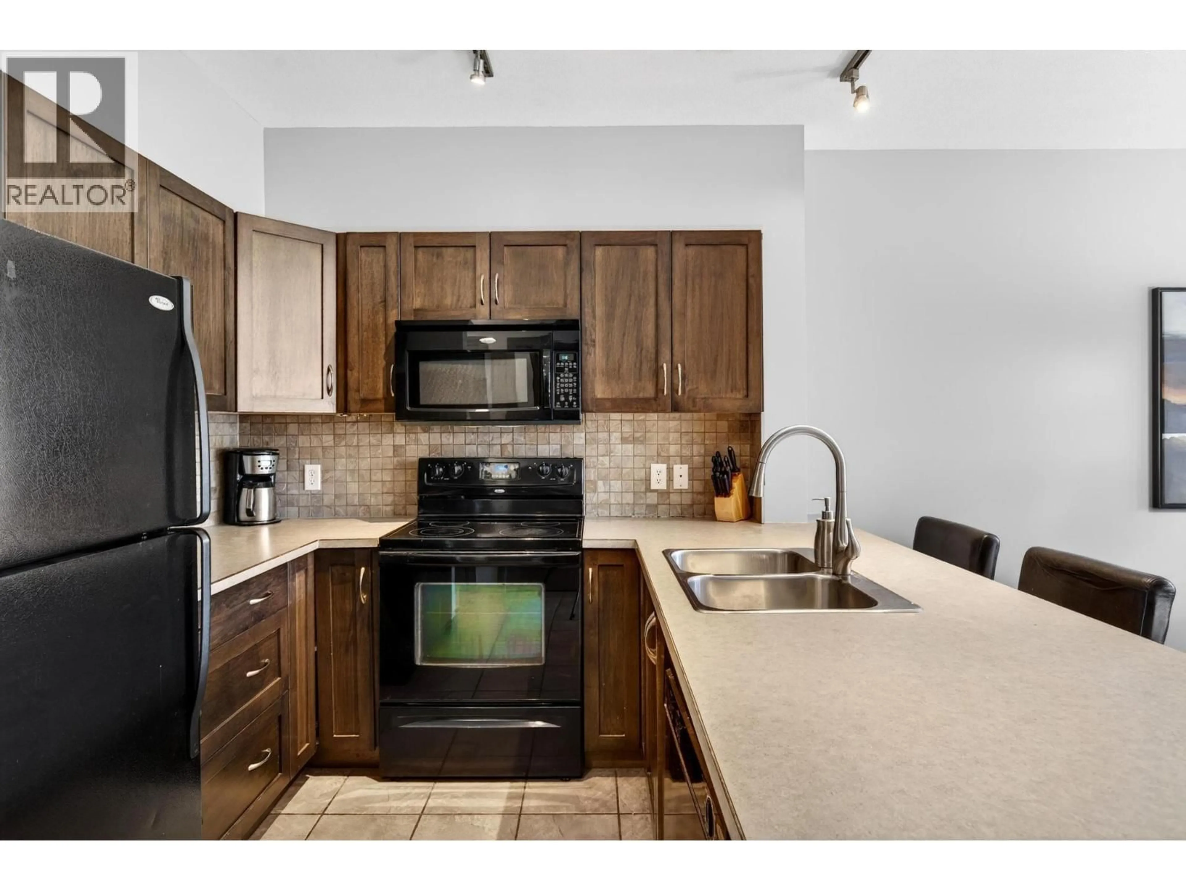 Standard kitchen, ceramic/tile floor for 308 - 654 COOK ROAD, Kelowna British Columbia V1W3G7