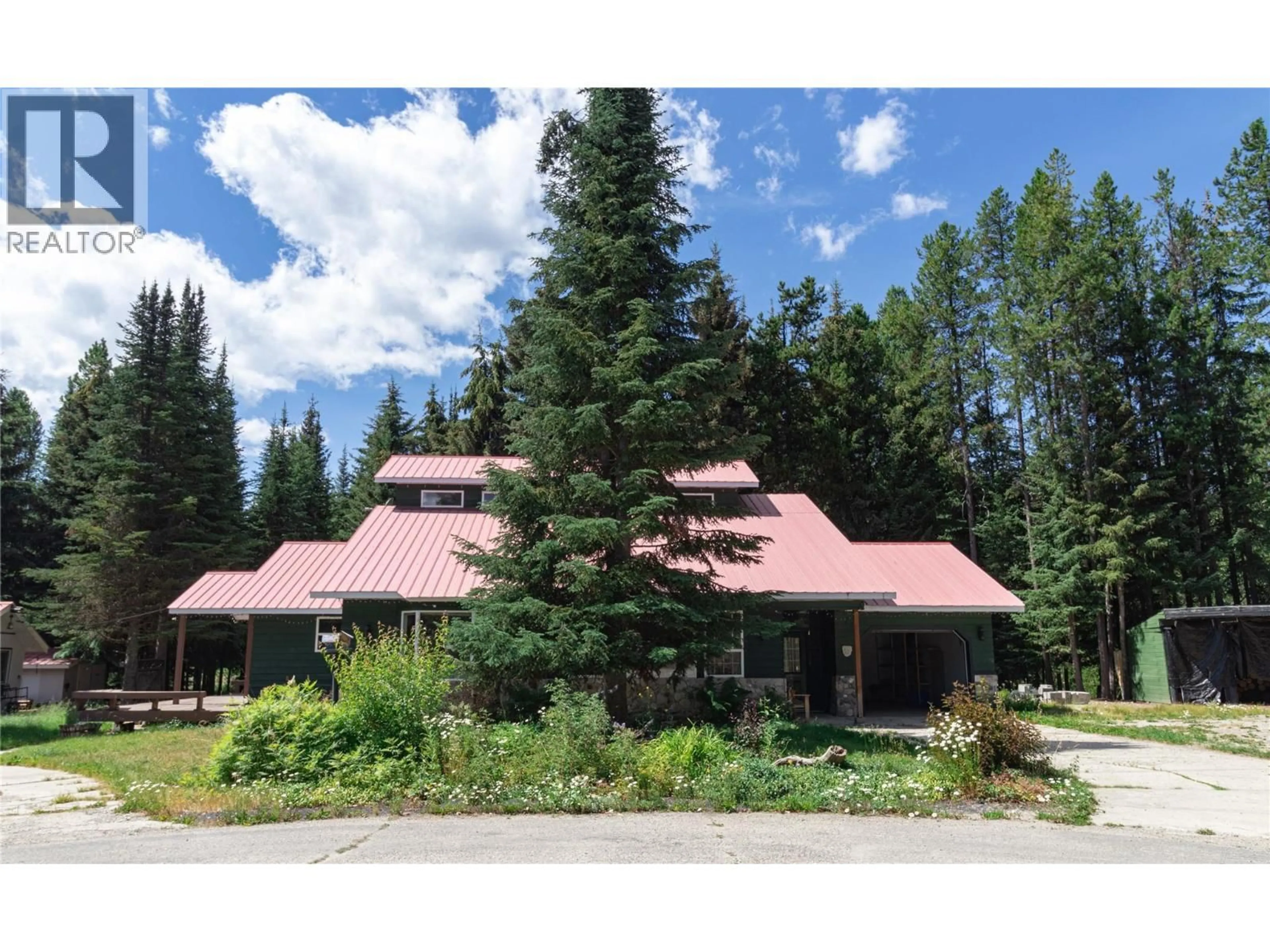 A pic from outside/outdoor area/front of a property/back of a property/a pic from drone, mountain view for 9395 SUNSET ROAD, Joe Rich British Columbia V1X4K5