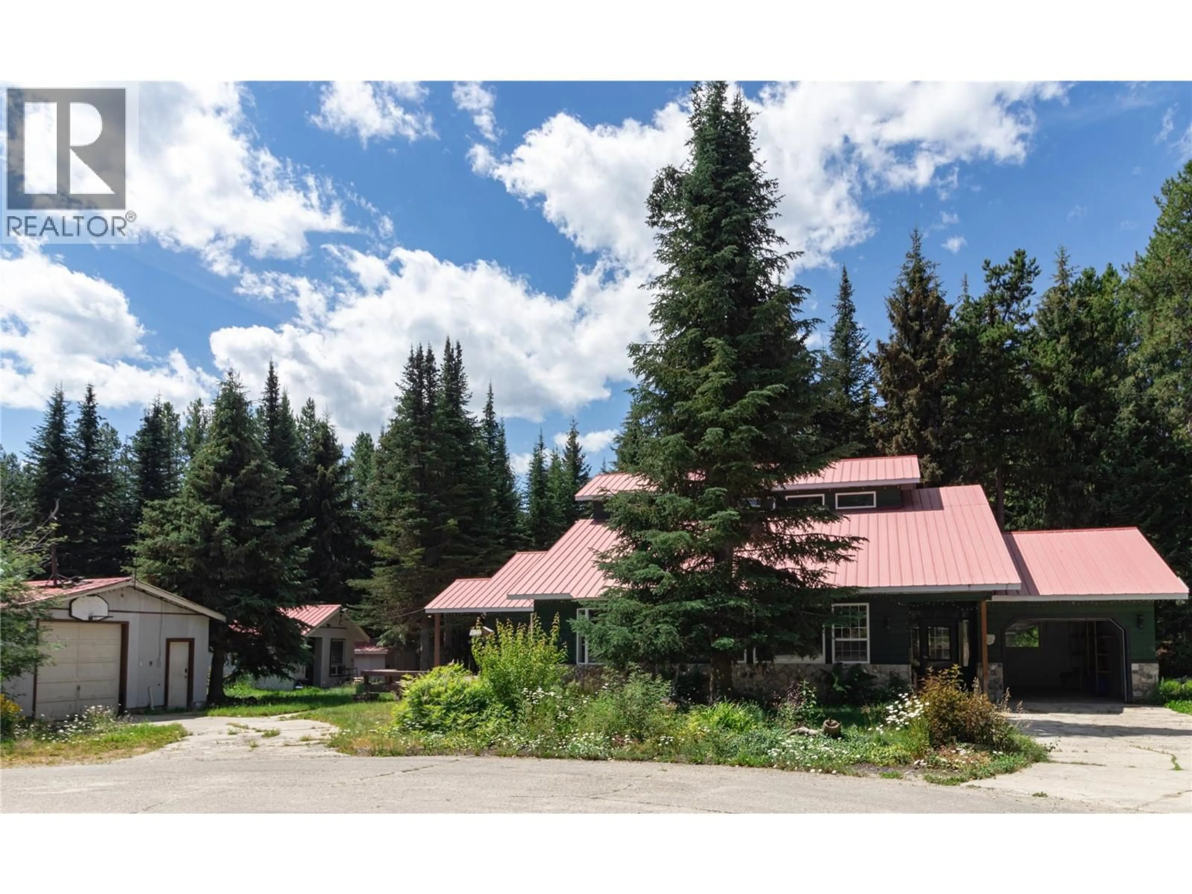 A pic from outside/outdoor area/front of a property/back of a property/a pic from drone, mountain view for 9395 SUNSET ROAD, Joe Rich British Columbia V1X4K5