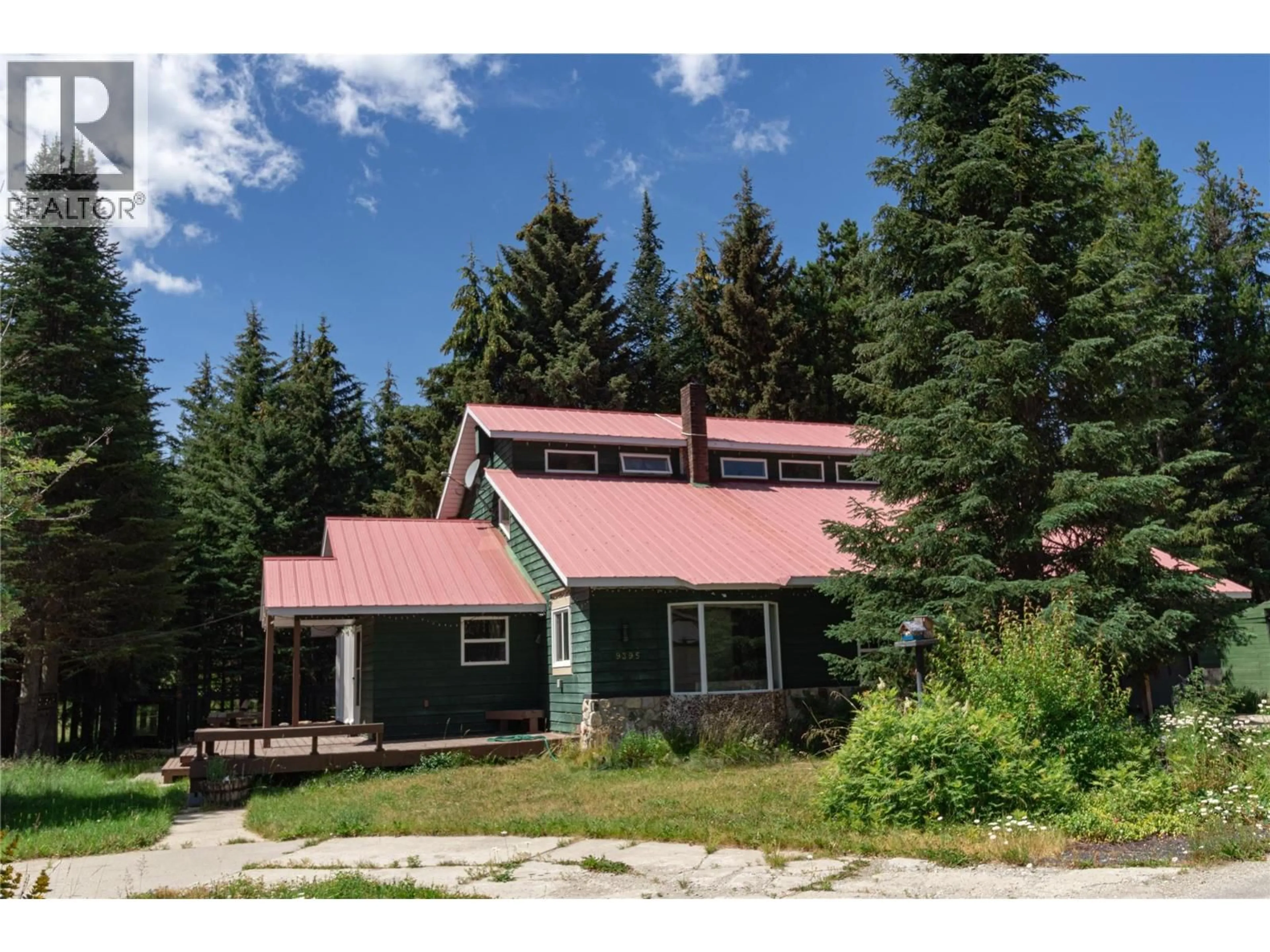 A pic from outside/outdoor area/front of a property/back of a property/a pic from drone, unknown for 9395 SUNSET ROAD, Joe Rich British Columbia V1X4K5