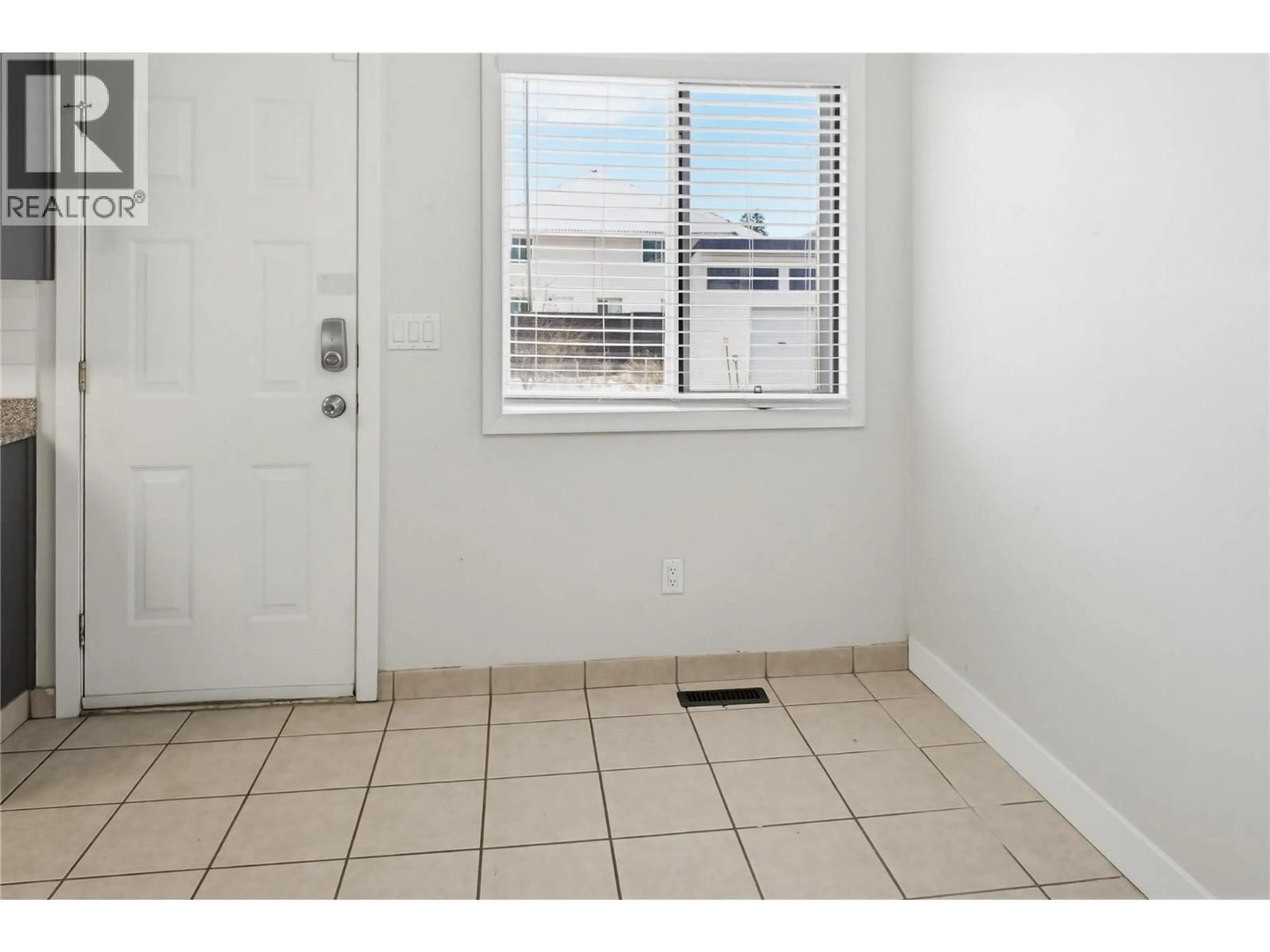 A pic of a room for 1133 13TH STREET, Kamloops British Columbia V2B8K4