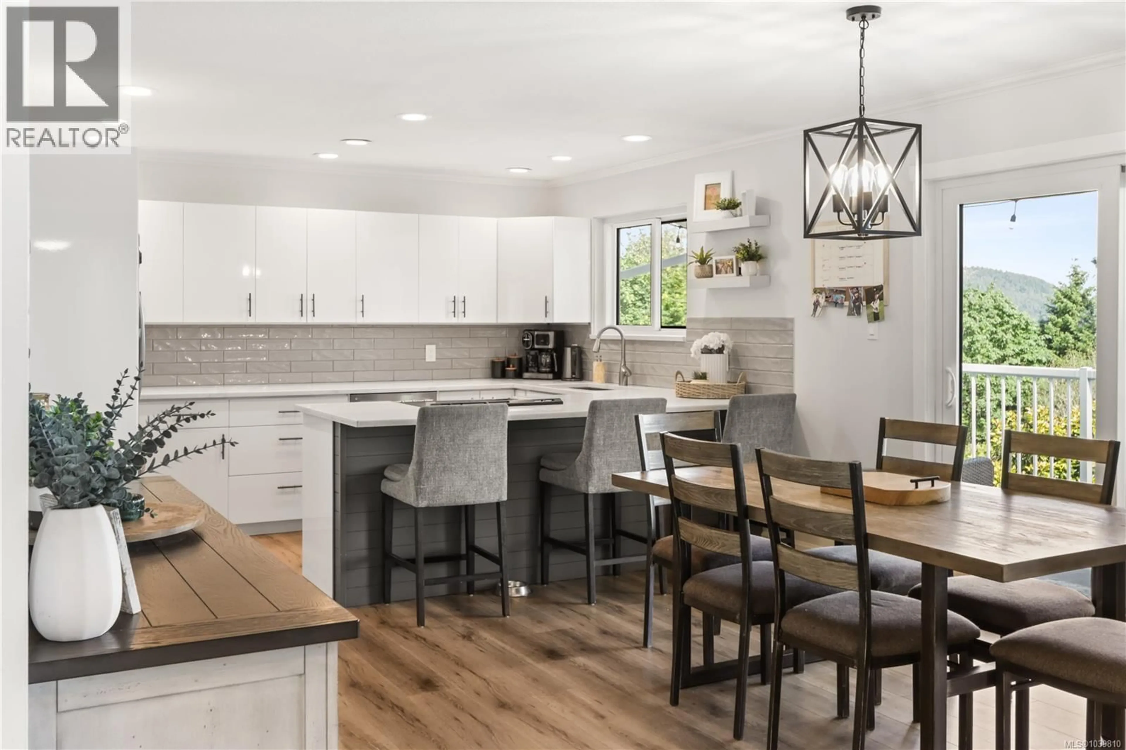Open concept kitchen, unknown for 8050 NORTHWIND DRIVE, Lantzville British Columbia V0R2H0