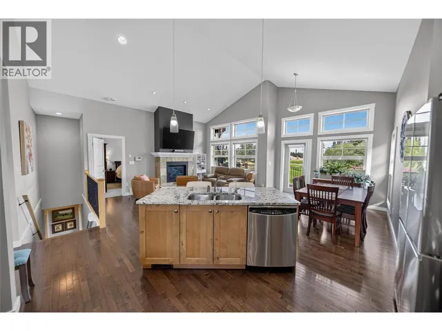 204 BOULDER CREEK DRIVE, Cranbrook 5