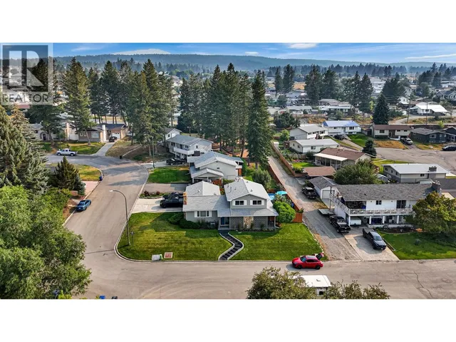 701 17TH AVENUE SOUTH, Cranbrook 3