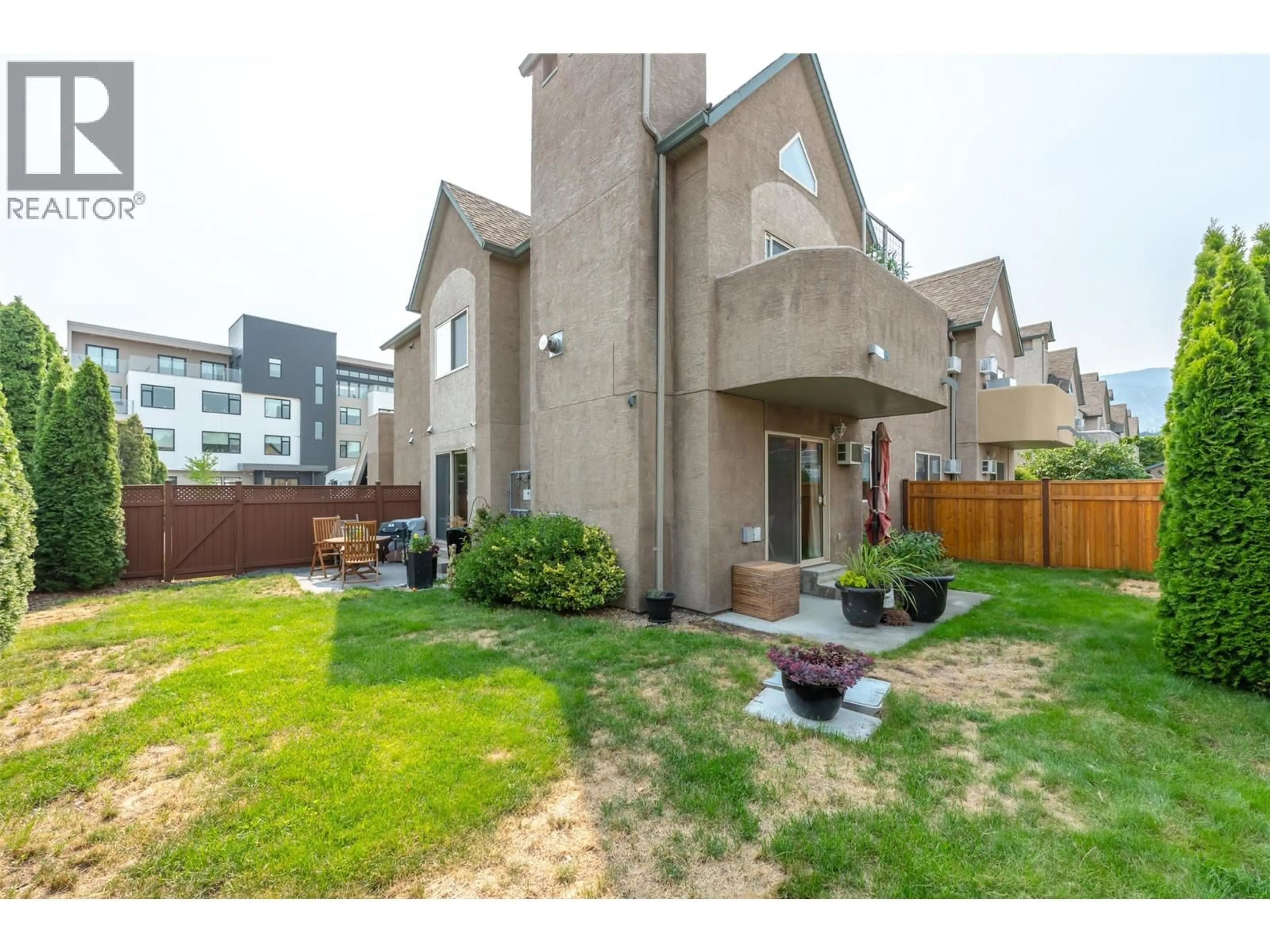 Patio, street for 101 - 1049 CHURCHILL AVENUE, Penticton British Columbia V2A9A7