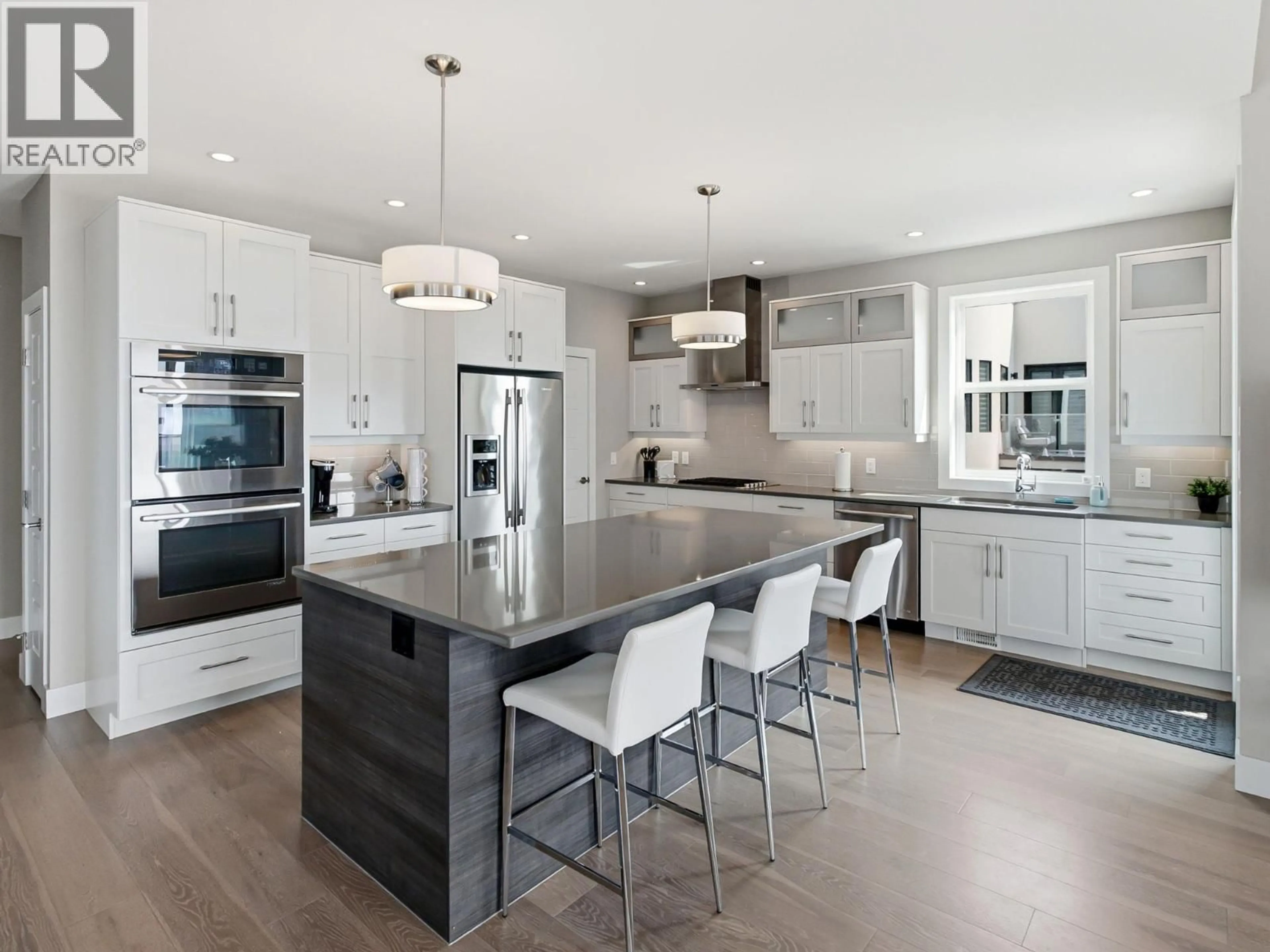 Contemporary kitchen, unknown for 1673 TRAVERTINE DRIVE, Lake Country British Columbia V4V2T4