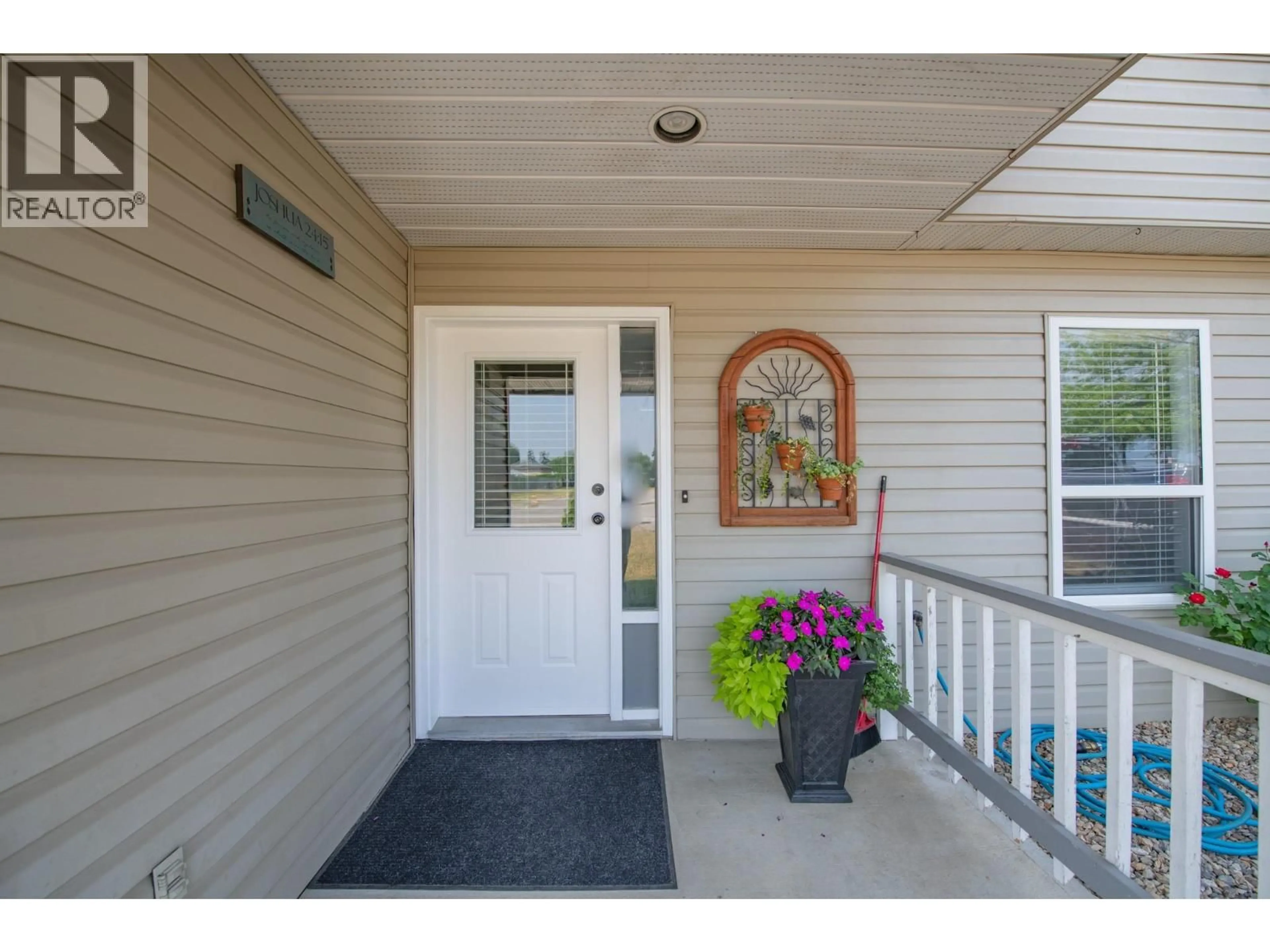 Indoor entryway for 3645 PATTEN DRIVE, Armstrong British Columbia V4Y0H9