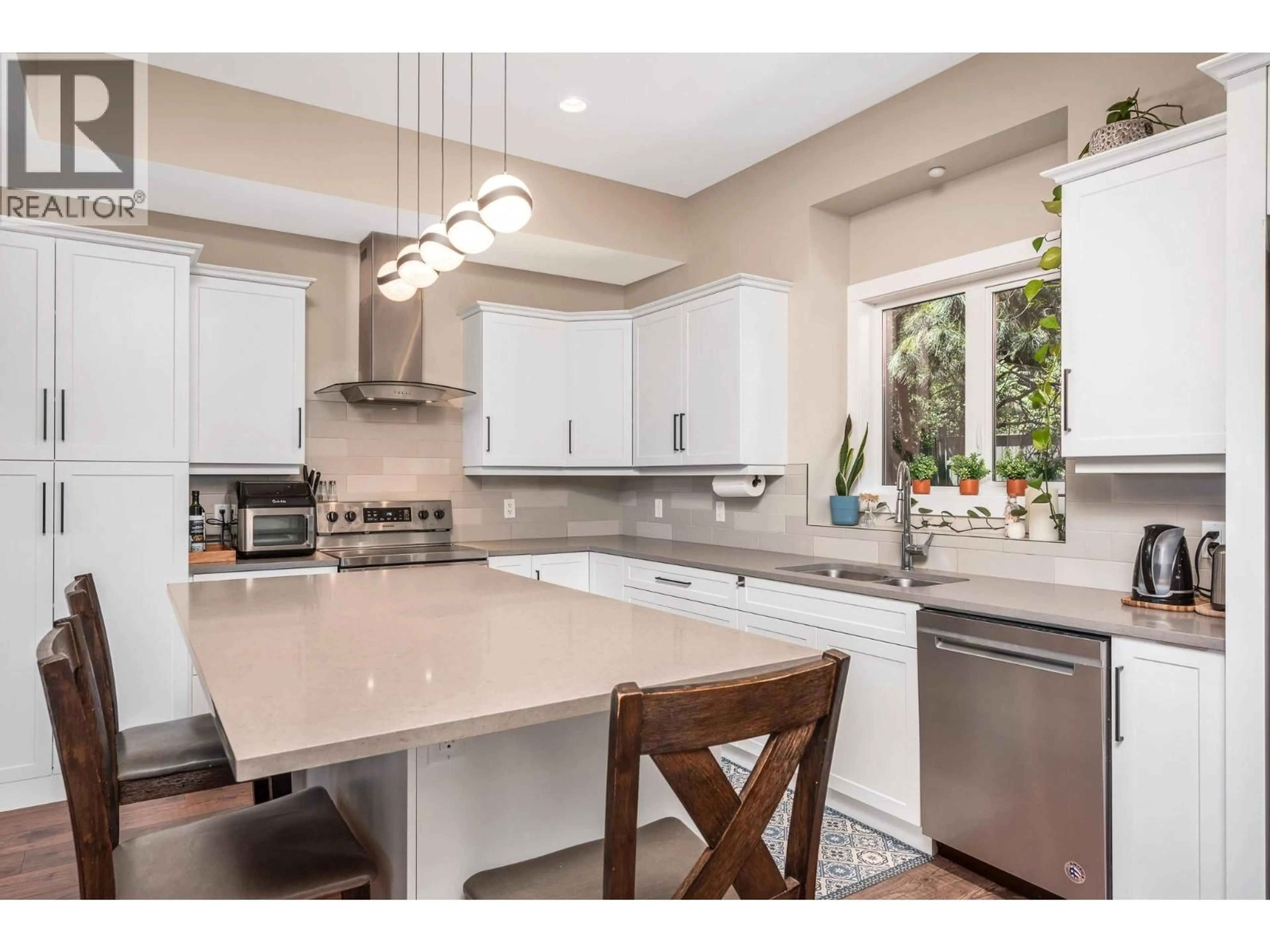 Open concept kitchen, ceramic/tile floor for 7 - 2893 ROBINSON ROAD, Lake Country British Columbia V4V1H8