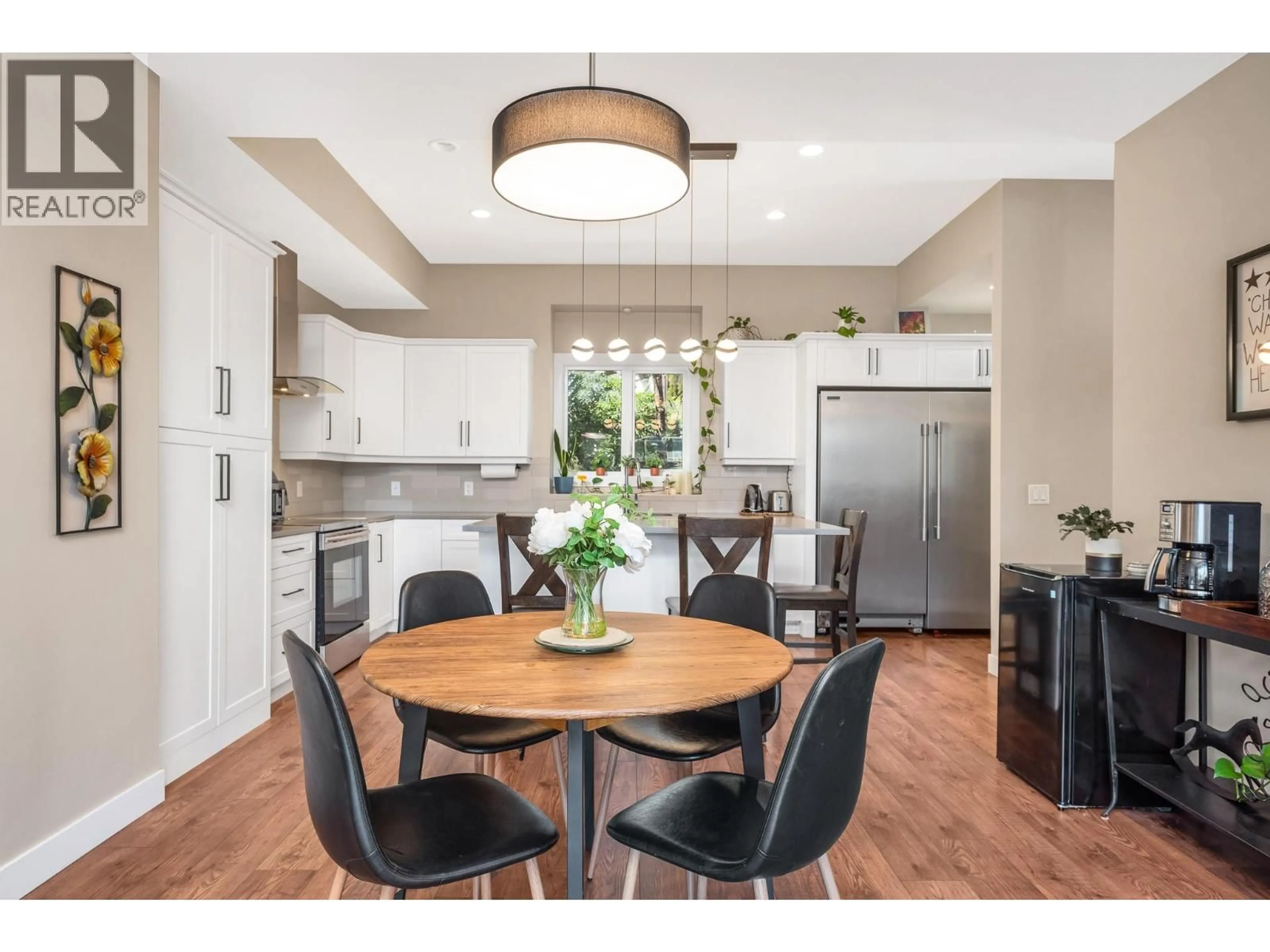 Open concept kitchen, wood/laminate floor for 7 - 2893 ROBINSON ROAD, Lake Country British Columbia V4V1H8