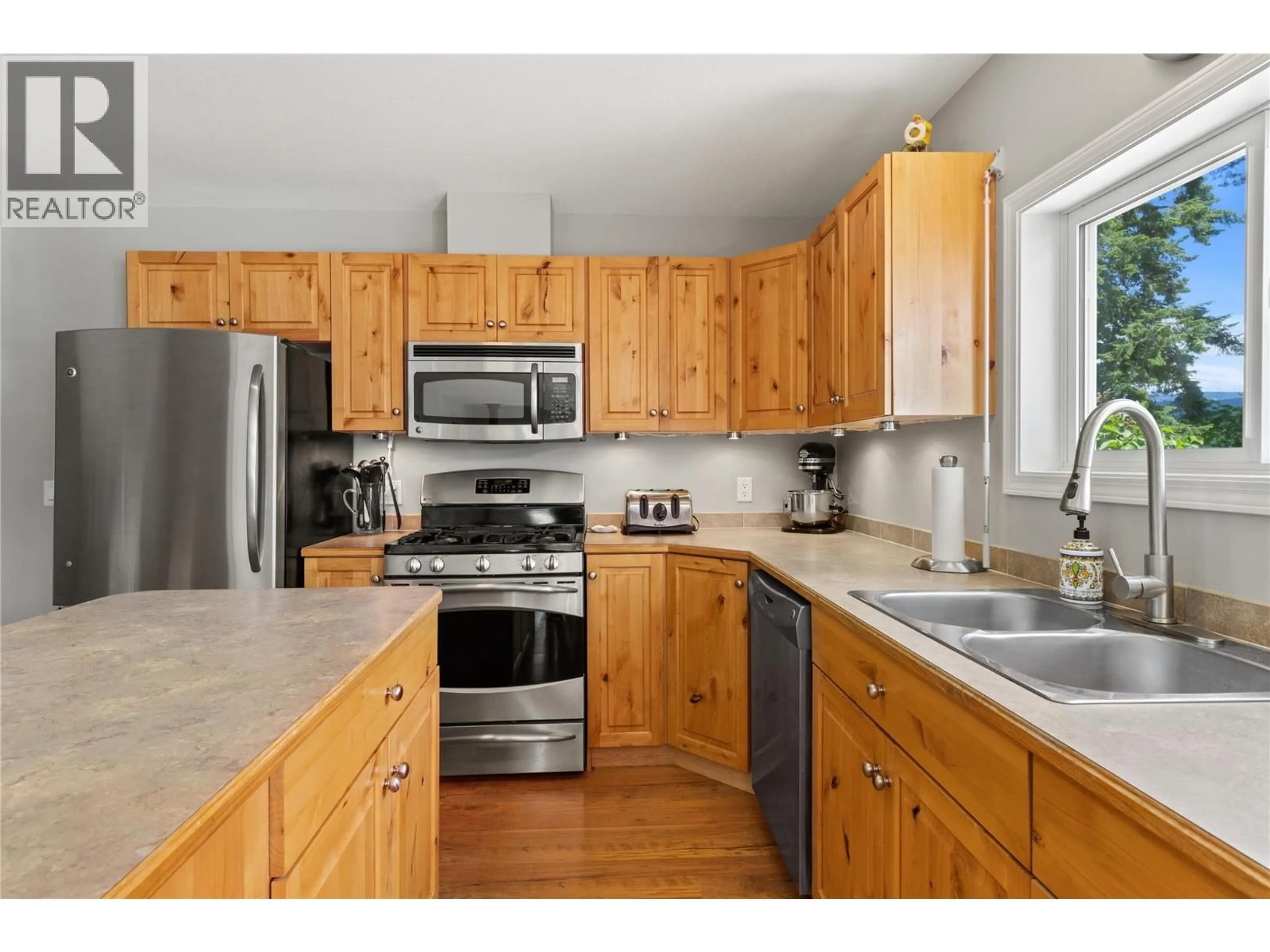 Standard kitchen, wood/laminate floor for 7832 SQUILAX-ANGLEMONT ROAD, Anglemont British Columbia V0E1M8