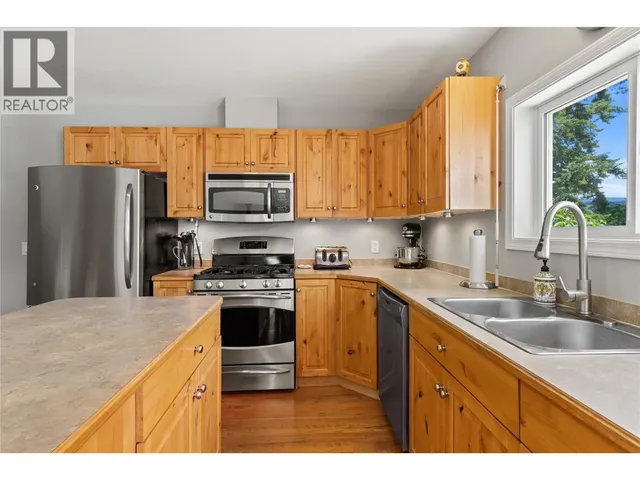 7832 SQUILAX-ANGLEMONT ROAD, Anglemont 5