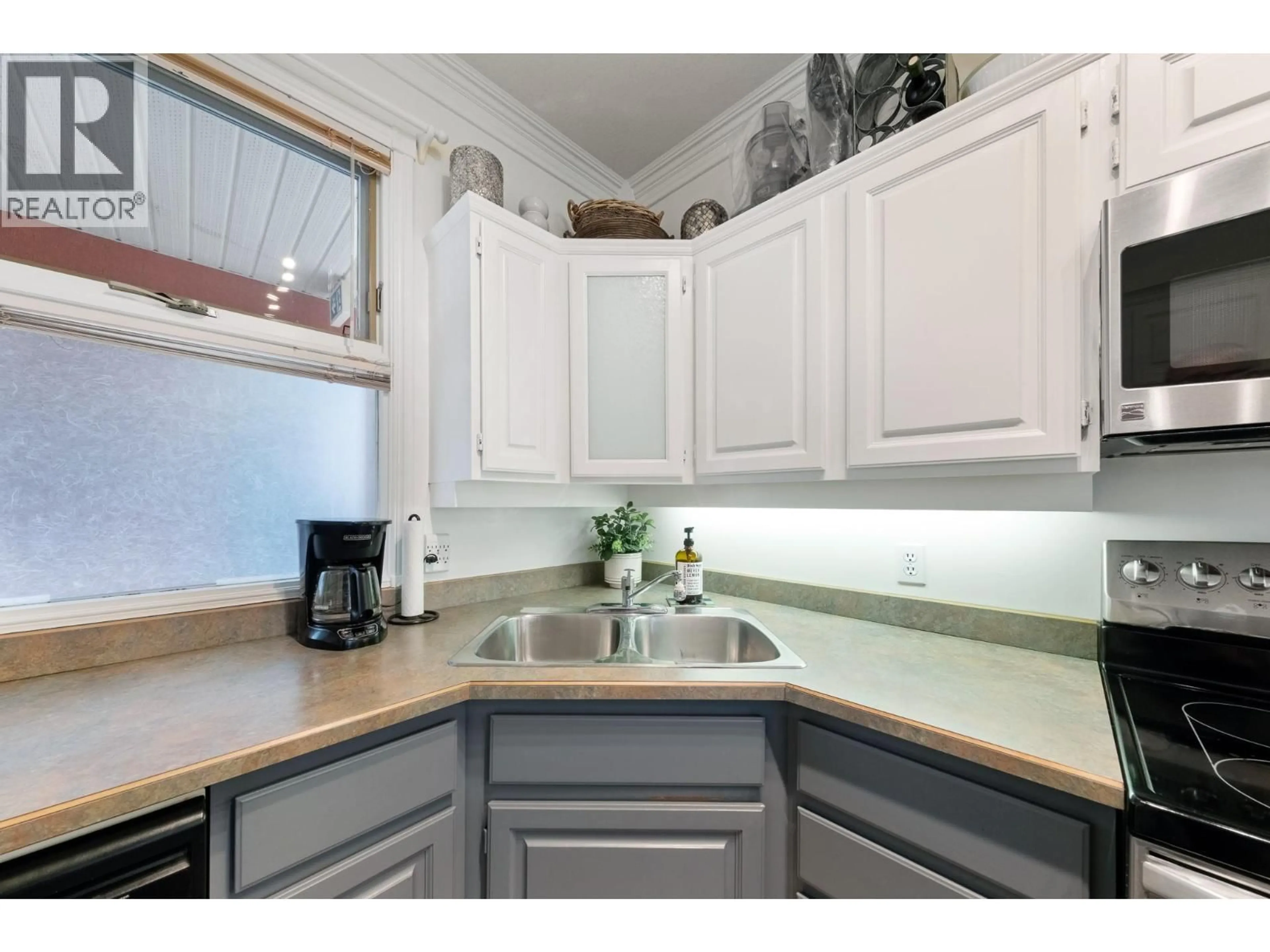 Standard kitchen, unknown for 101 - 357 MONASHEE ROAD, Vernon British Columbia V1B3M1