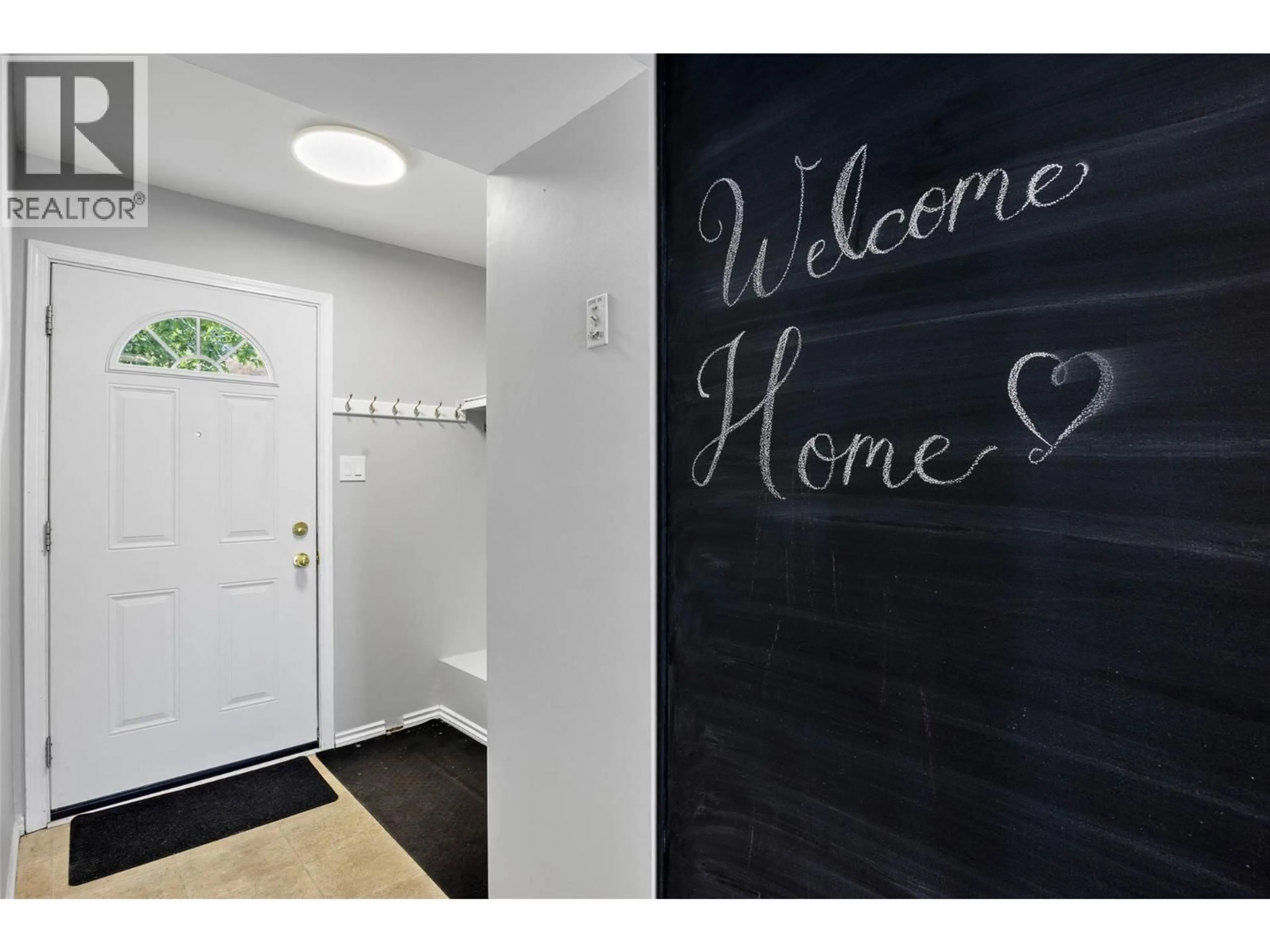 Indoor entryway for 26 - 1750 SUMMIT DRIVE, Kamloops British Columbia V2E1Y1