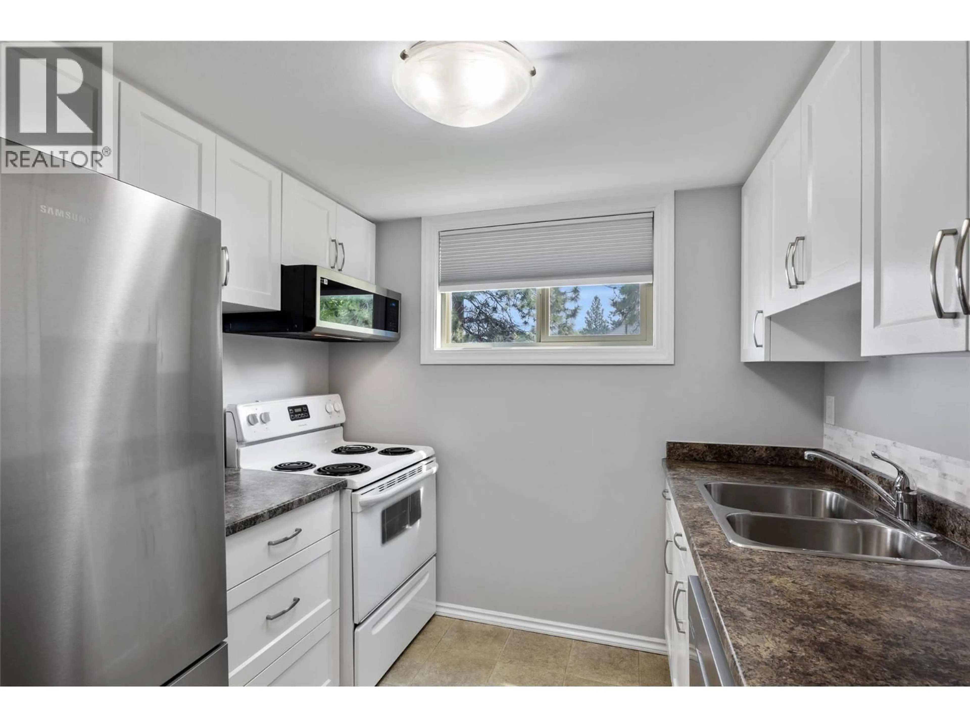 Standard kitchen, unknown for 26 - 1750 SUMMIT DRIVE, Kamloops British Columbia V2E1Y1