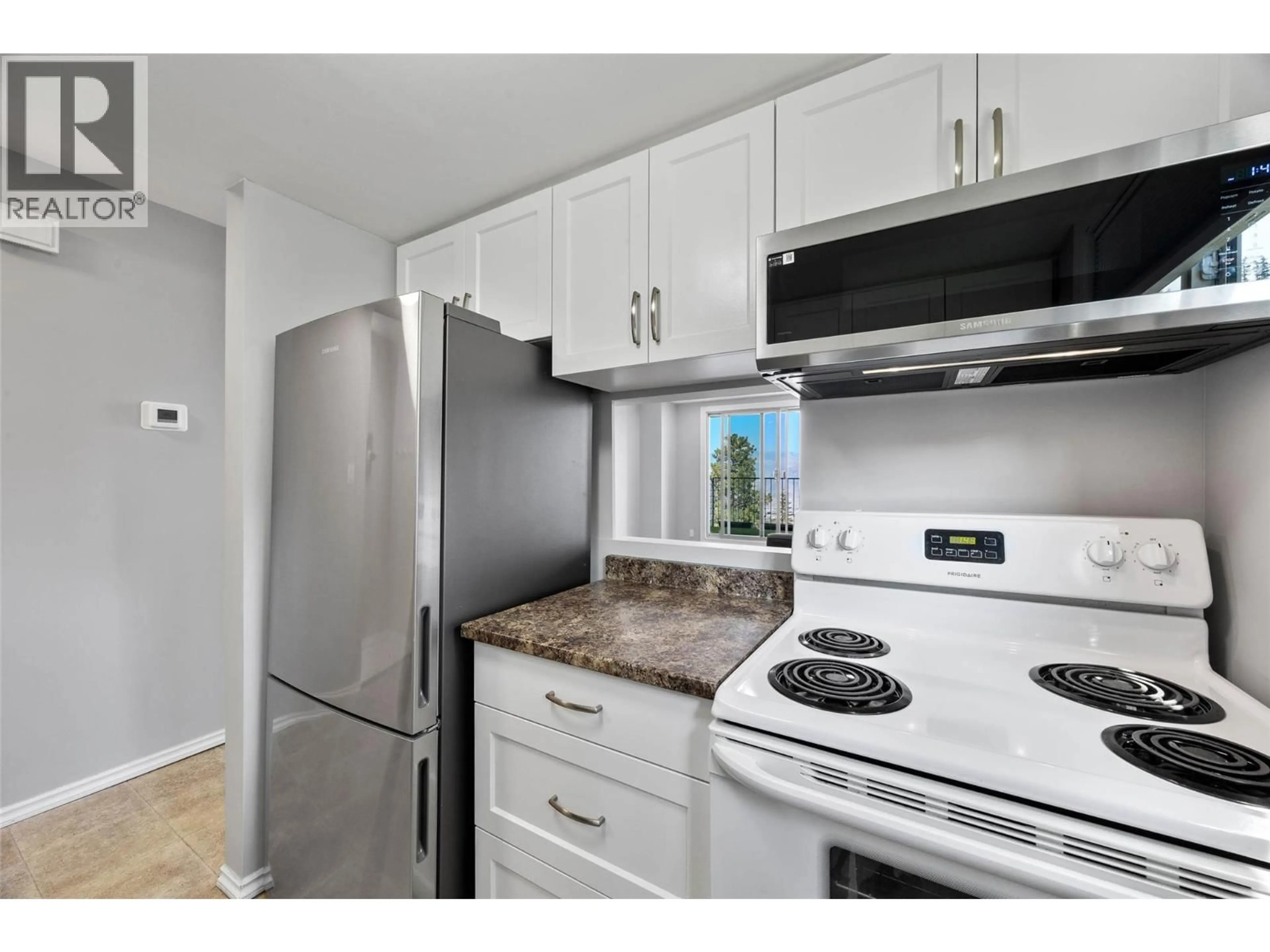 Standard kitchen, unknown for 26 - 1750 SUMMIT DRIVE, Kamloops British Columbia V2E1Y1
