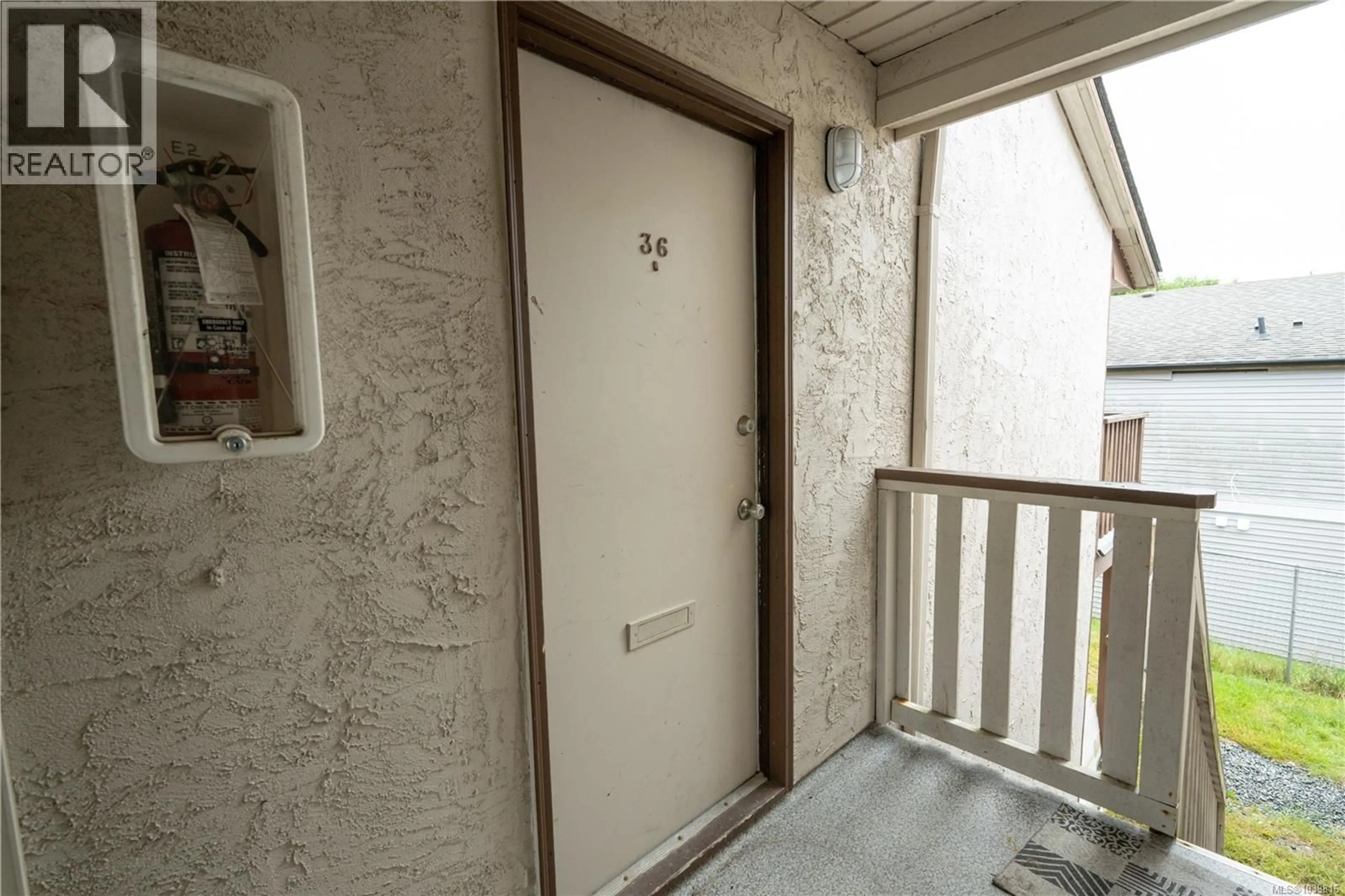 Indoor entryway for 36 - 7077 HIGHLAND DRIVE, Port Hardy British Columbia V0N2P0