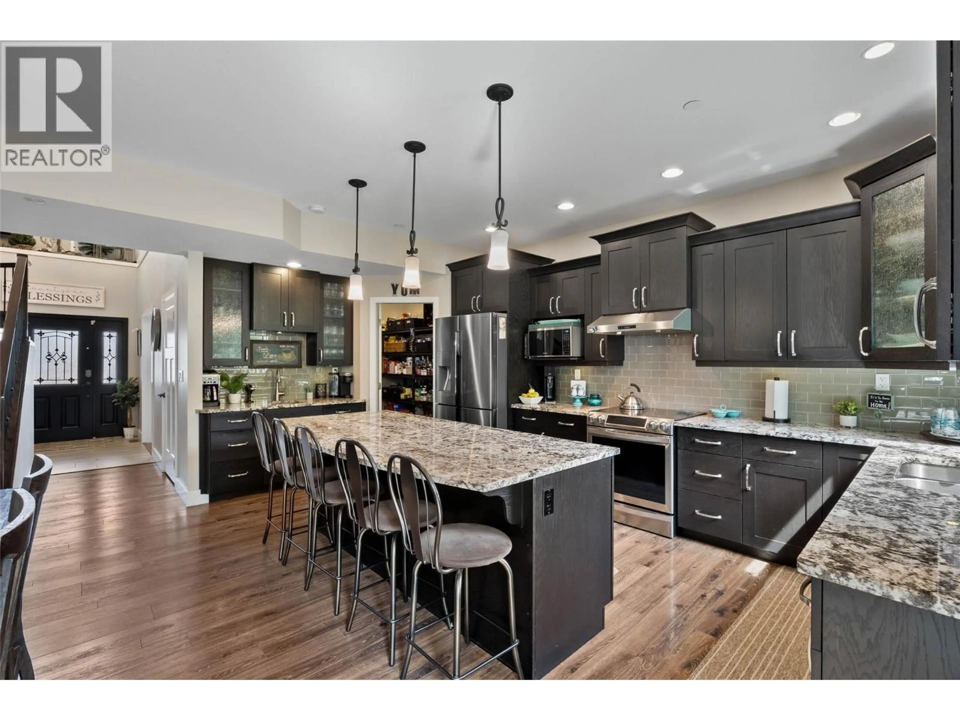 Open concept kitchen, unknown for 8913 GRIZZLY CRESCENT, Kamloops British Columbia V2C6T9