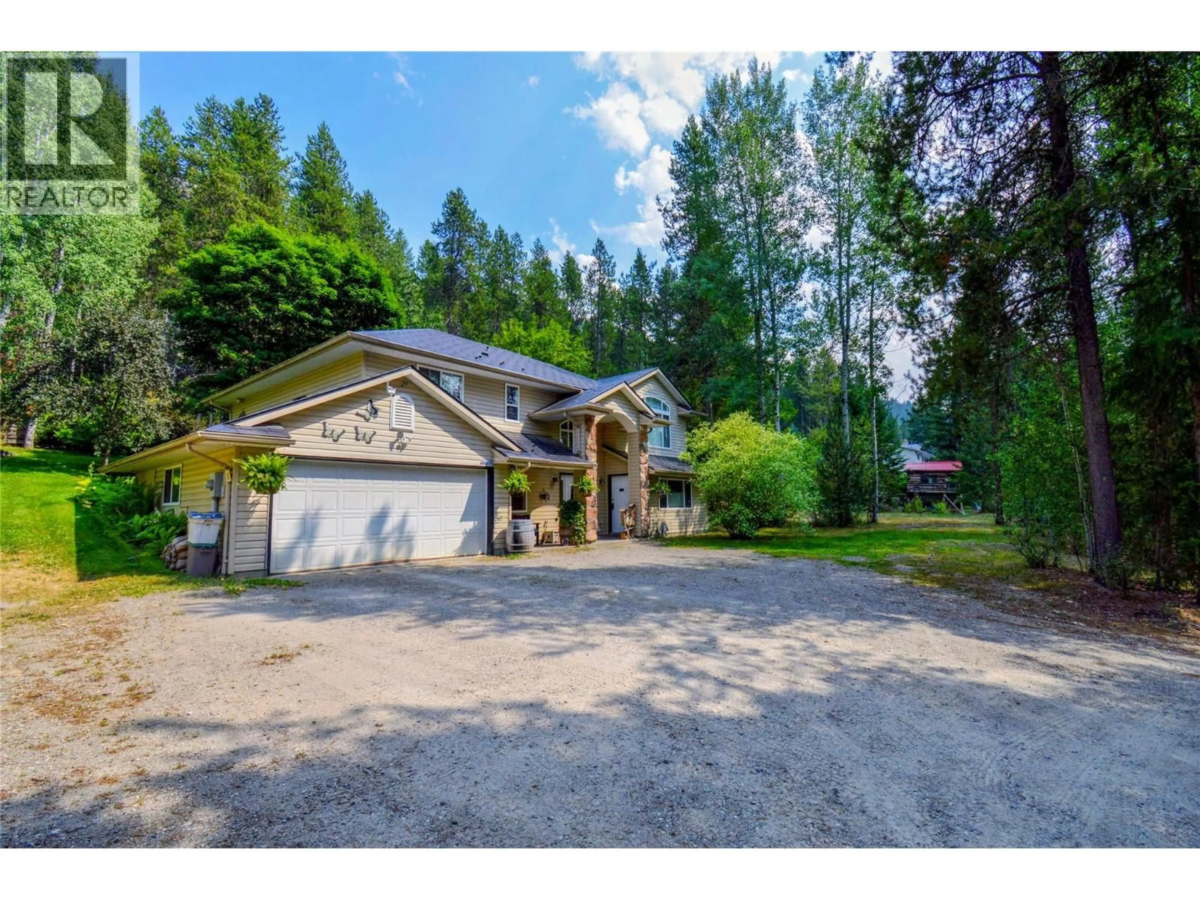A pic from outside/outdoor area/front of a property/back of a property/a pic from drone, unknown for 610 STRATHMORE AVENUE, Greenwood British Columbia V0H1J0