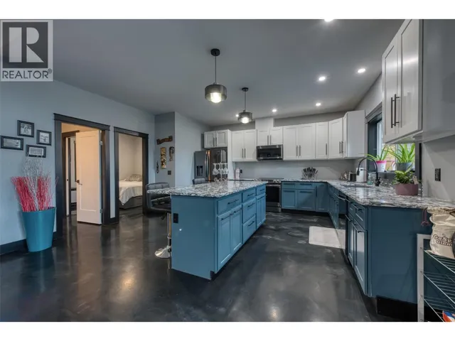 10795 WESTSHORE ROAD, Vernon 3