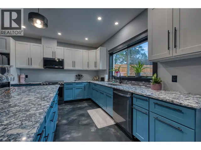10795 WESTSHORE ROAD, Vernon 5