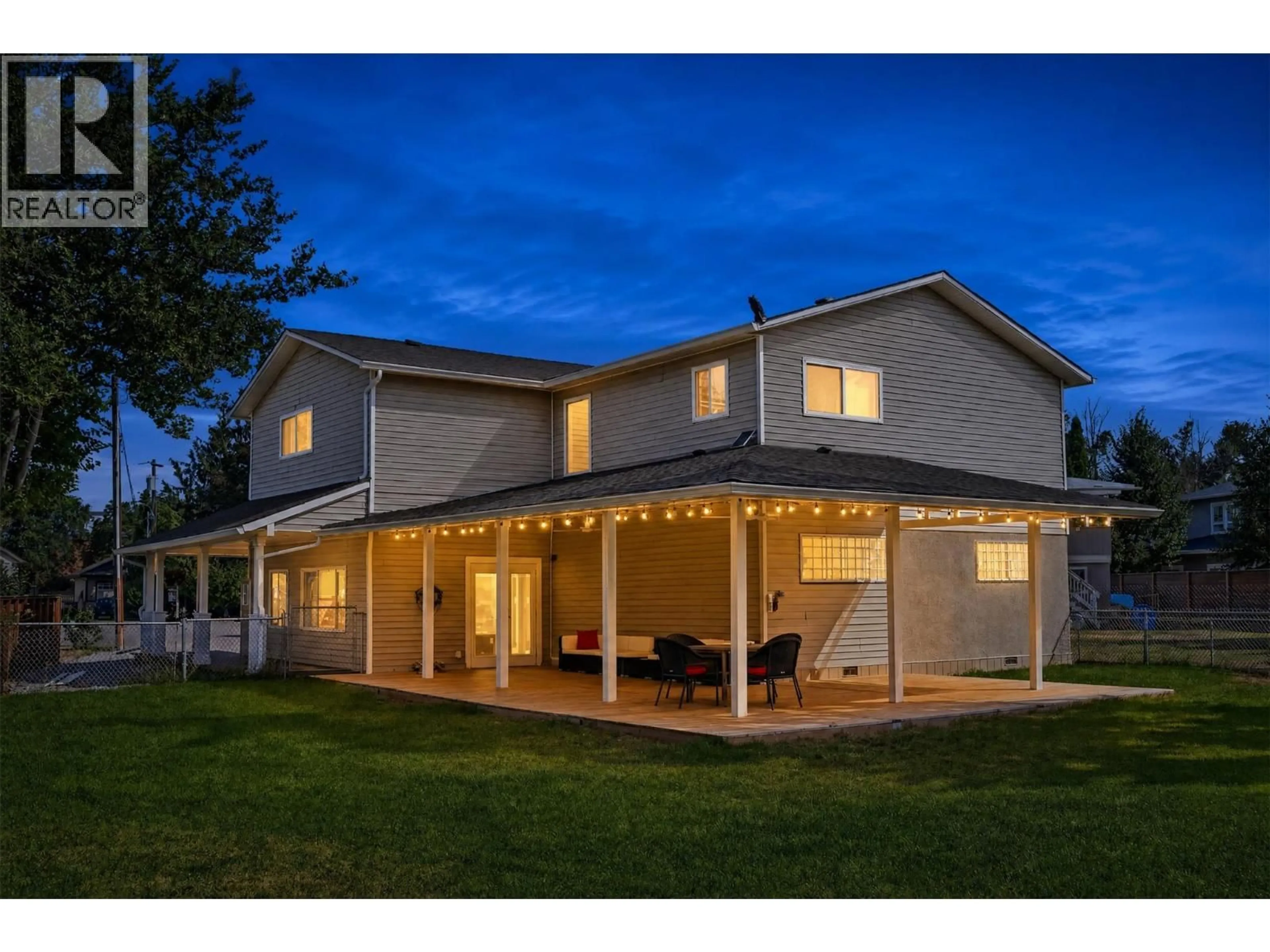 Home with vinyl exterior material, street for 654 ARMOUR CRESCENT, Kelowna British Columbia V1W1A5